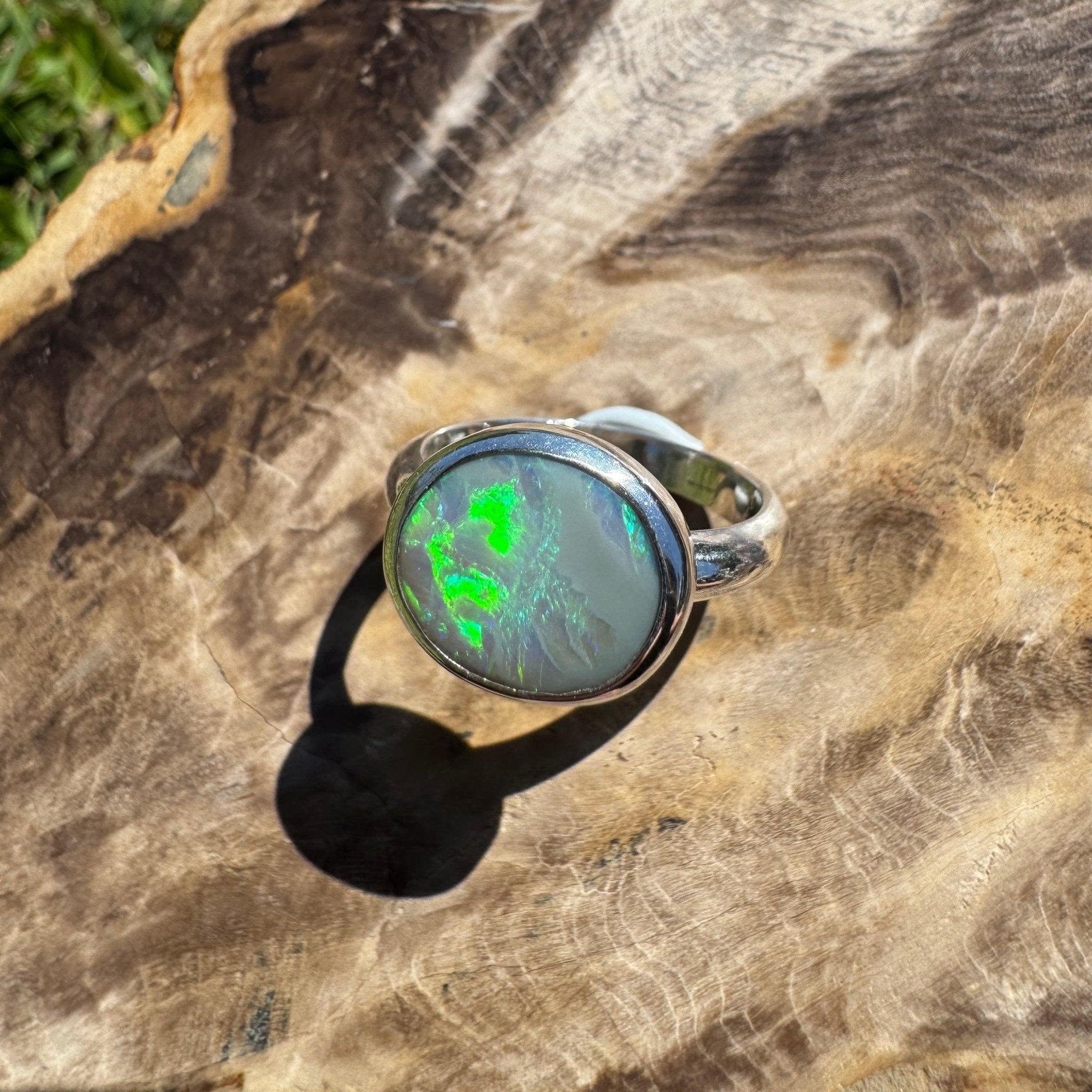 Azure Flame Glow – 2.5ct Solid Lightning Ridge Opal 925 Sterling Silver Ring