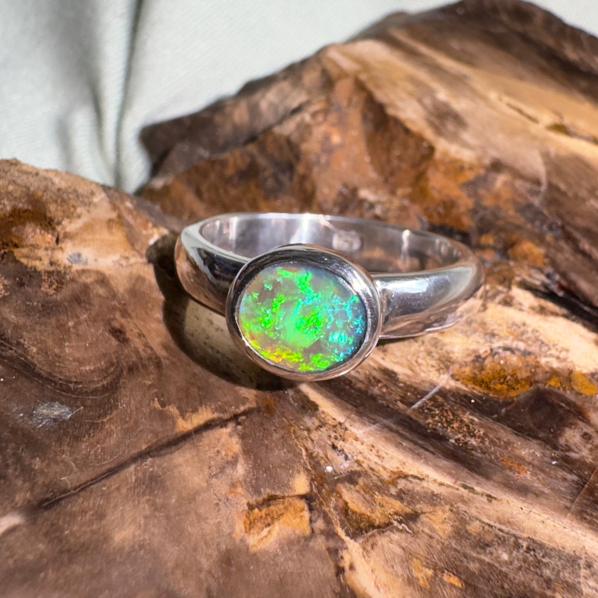 Barrington Tide – 0.6ct Solid Lightning Ridge Semi BlackOpal 925 Sterling Silver Ring