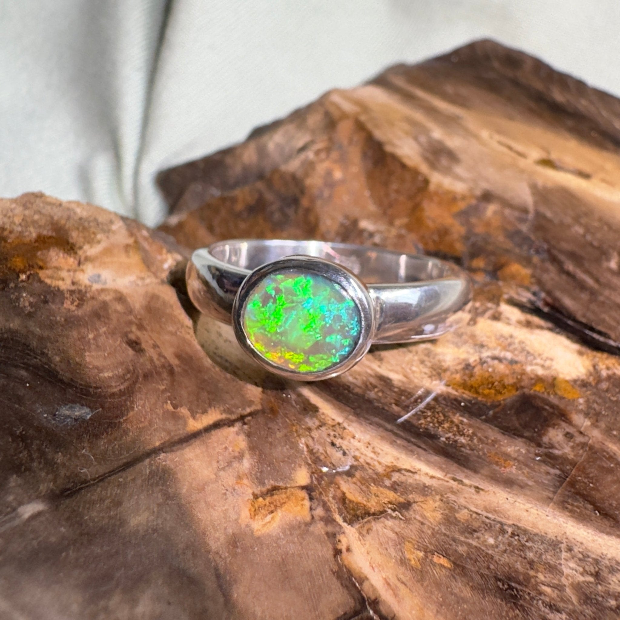 Barrington Tide – 0.6ct Solid Lightning Ridge Semi BlackOpal 925 Sterling Silver Ring
