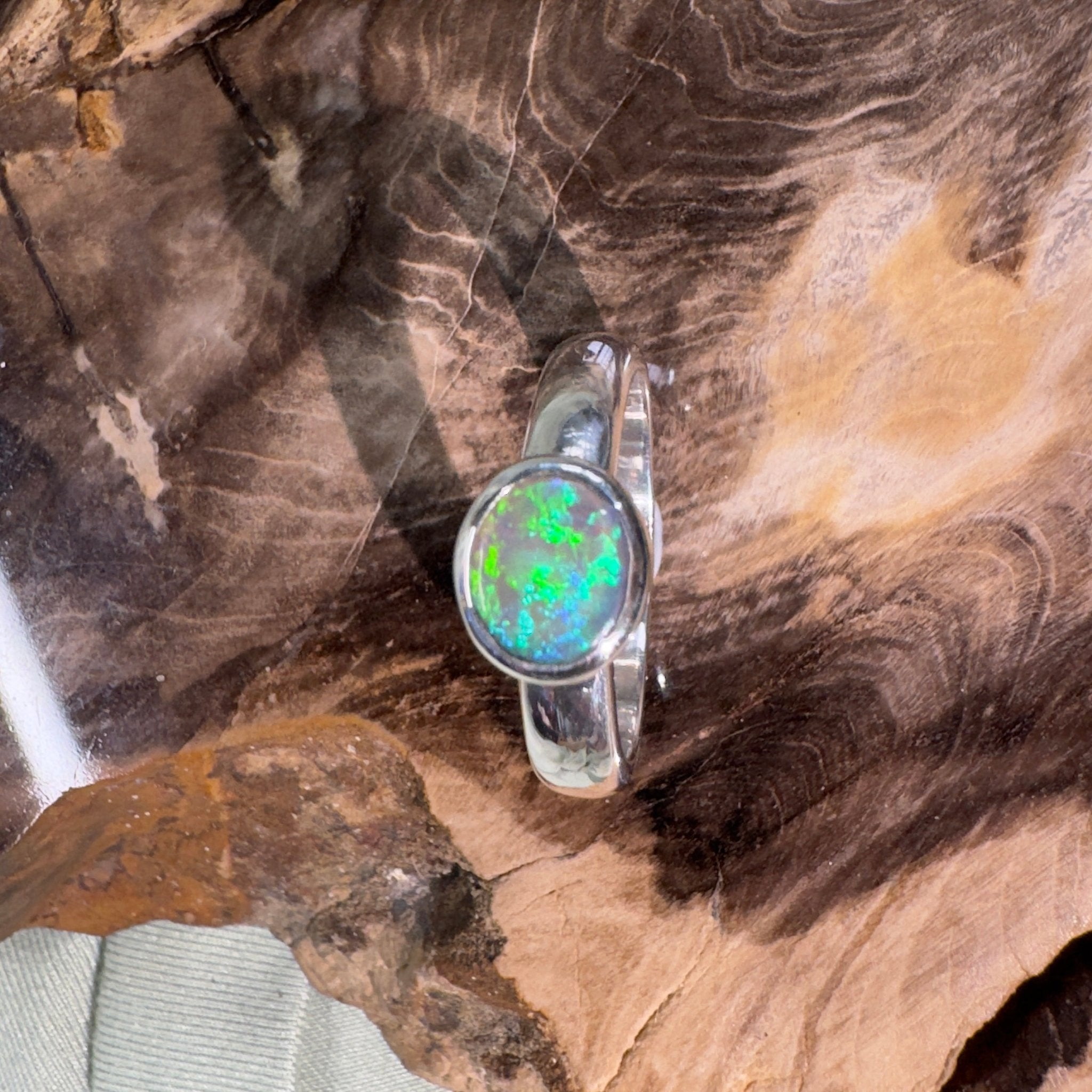 Barrington Tide – 0.6ct Solid Lightning Ridge Semi BlackOpal 925 Sterling Silver Ring