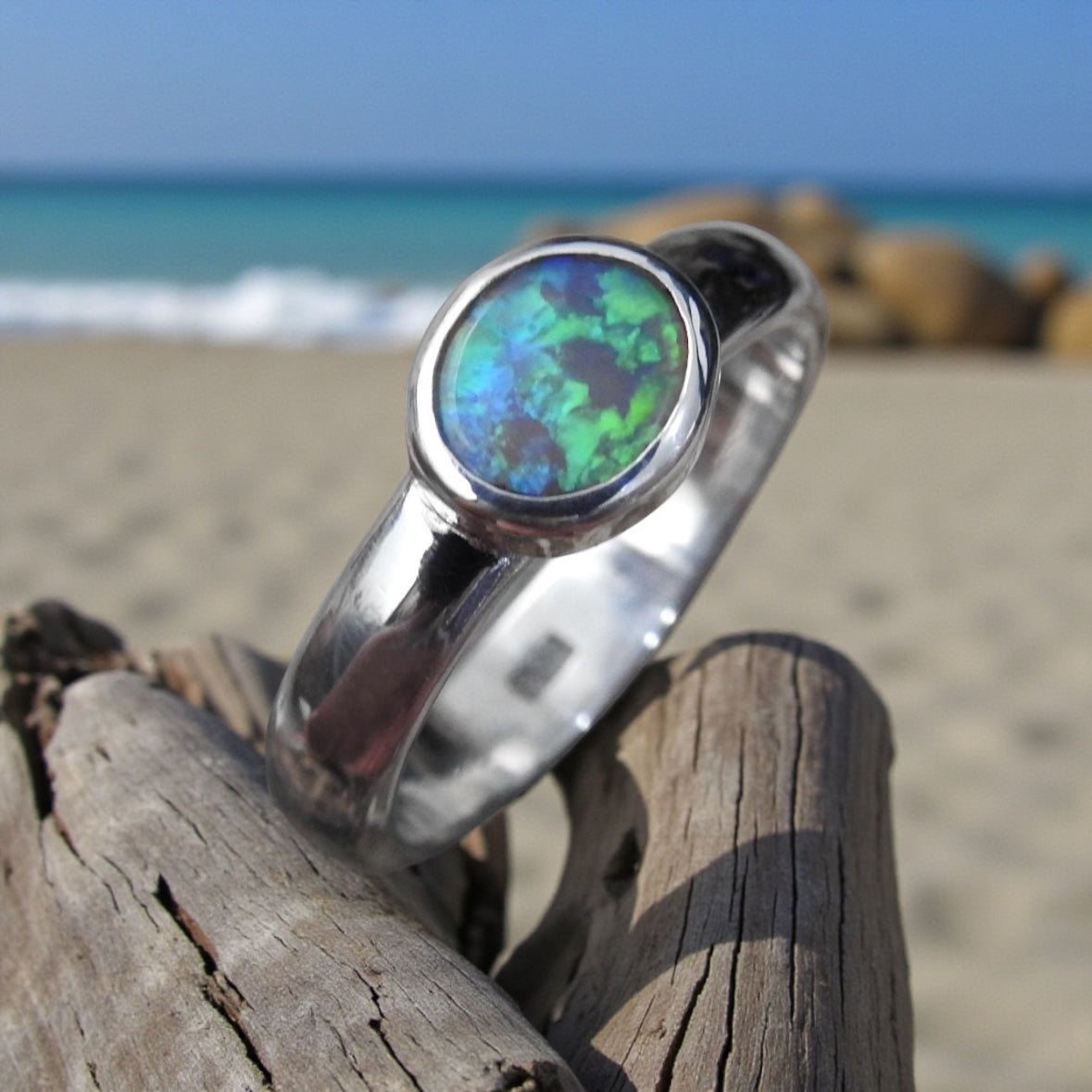 Barrington Tide – 0.6ct Solid Lightning Ridge Semi BlackOpal 925 Sterling Silver Ring