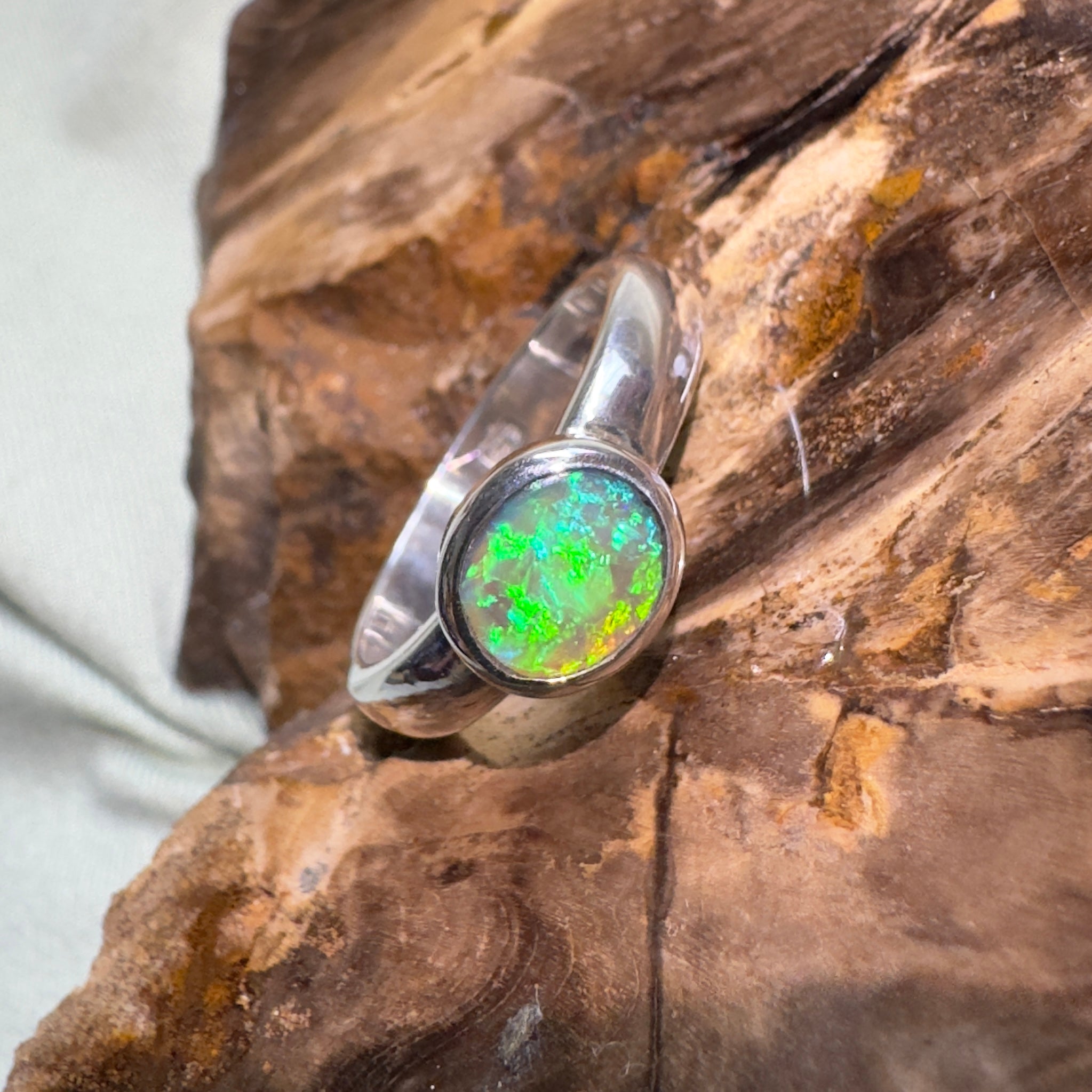 Barrington Tide – 0.6ct Solid Lightning Ridge Semi BlackOpal 925 Sterling Silver Ring