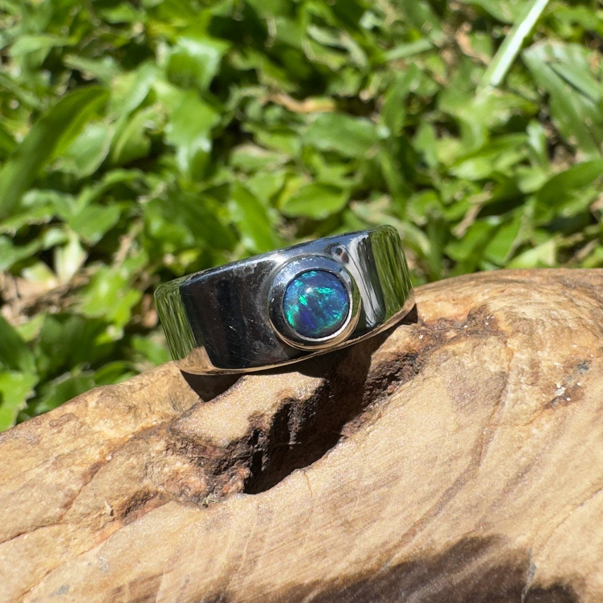 Bass Straight Midnight – Solid Lightning Ridge Opal 925 Sterling Silver Ring