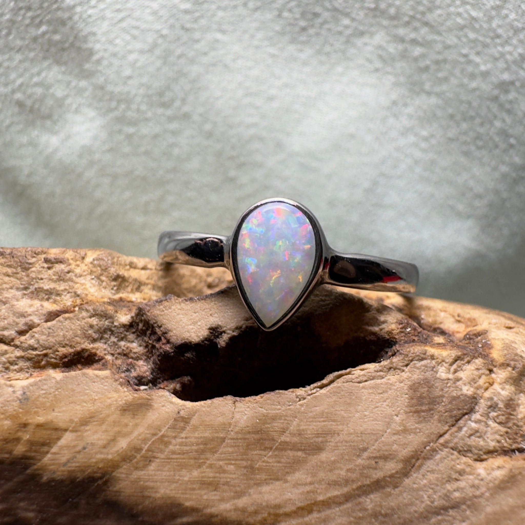 Cape Byron Kaleidoscope – 0.9ct Solid Lightning Ridge Opal 925 Sterling Silver Ring