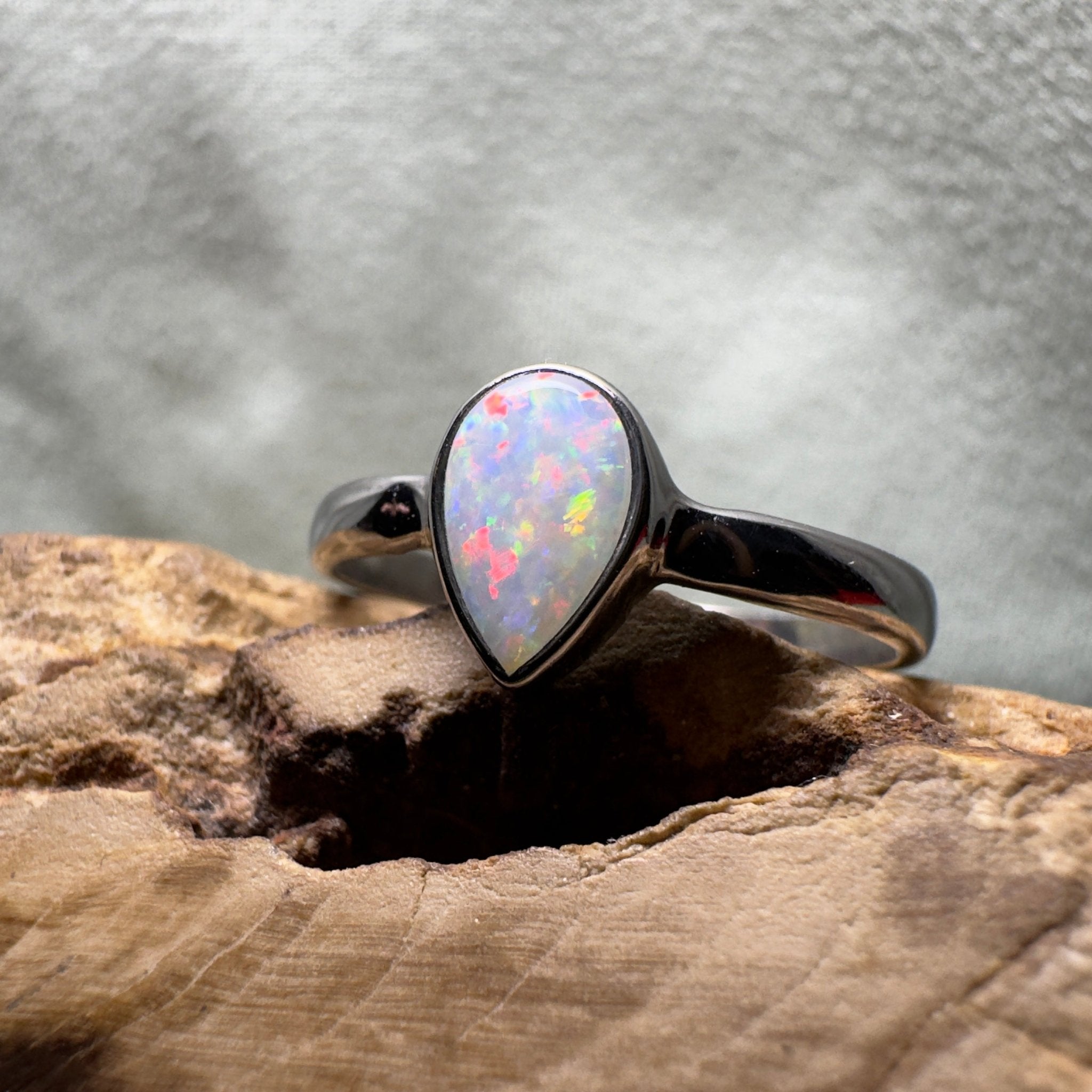 Cape Byron Kaleidoscope – 0.9ct Solid Lightning Ridge Opal 925 Sterling Silver Ring
