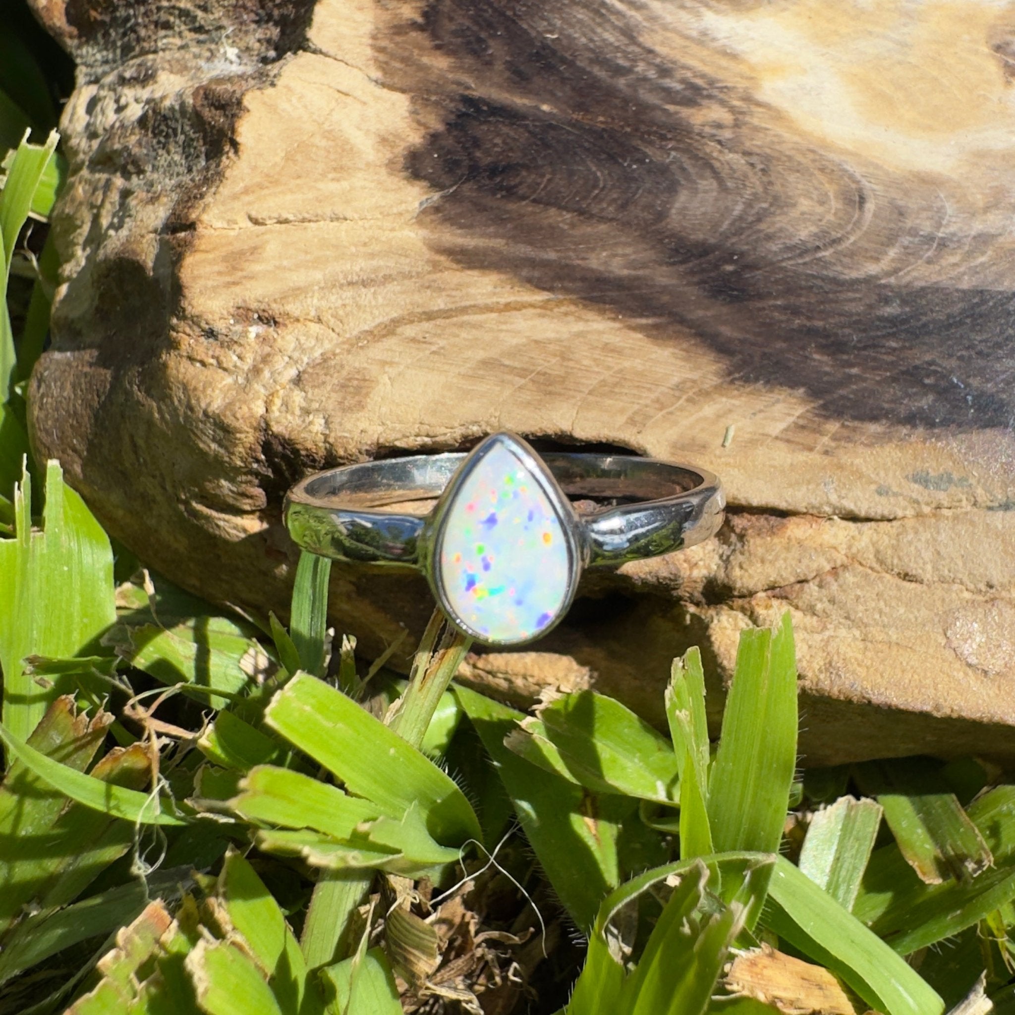 Cape Byron Kaleidoscope – 0.9ct Solid Lightning Ridge Opal 925 Sterling Silver Ring