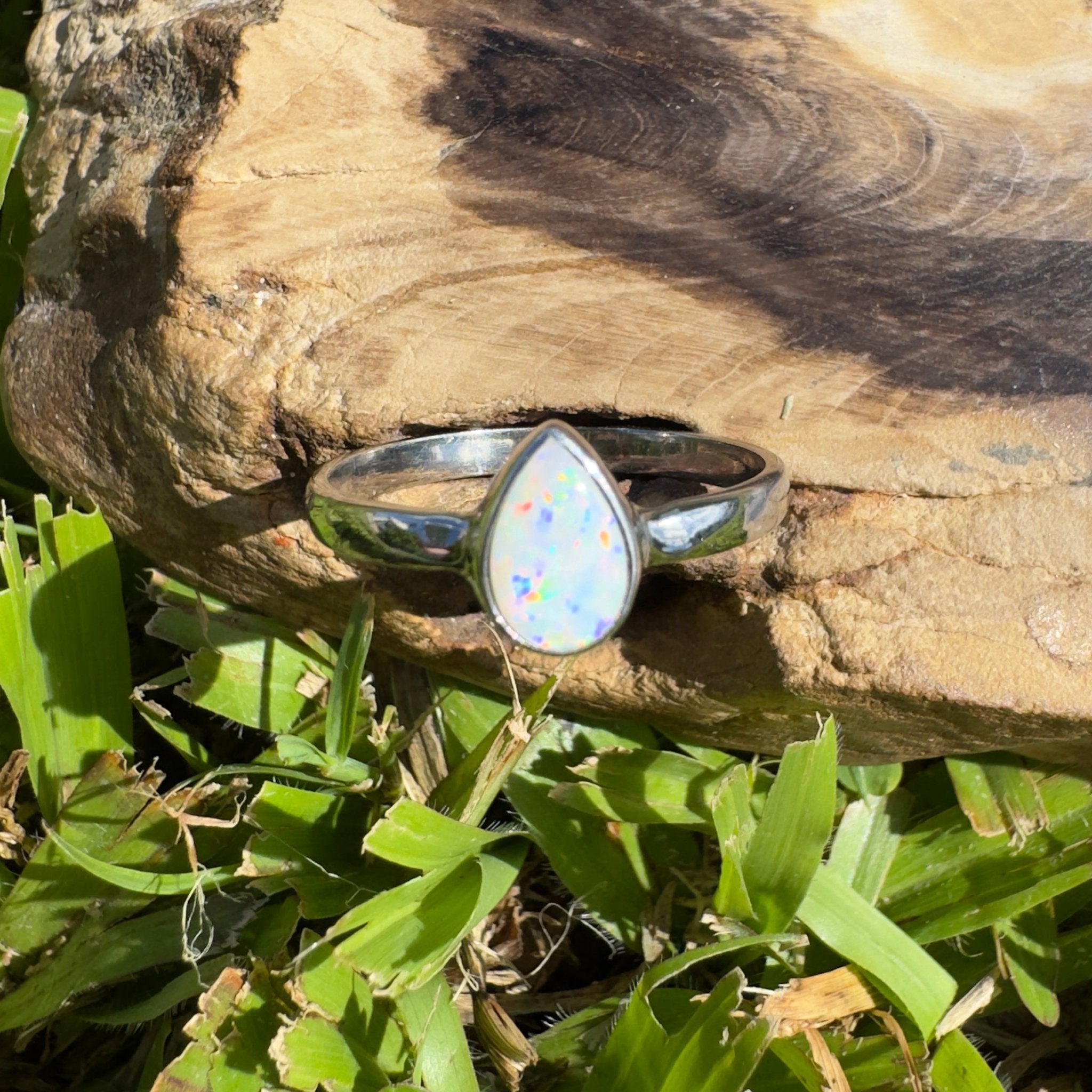 Cape Byron Kaleidoscope – 0.9ct Solid Lightning Ridge Opal 925 Sterling Silver Ring