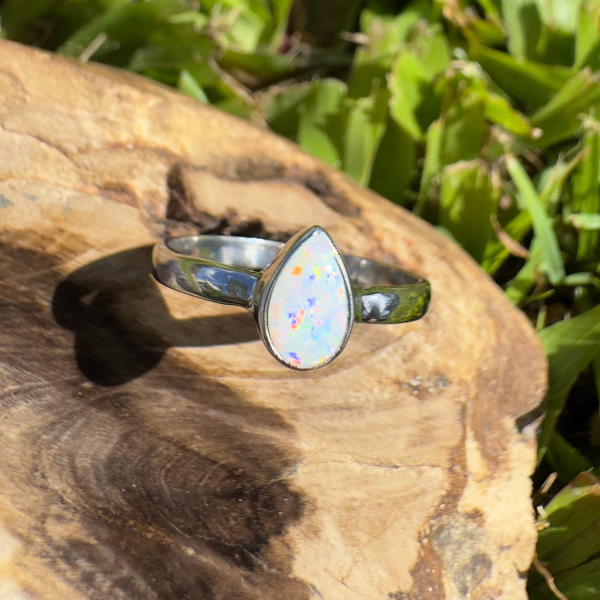 Cape Byron Kaleidoscope – 0.9ct Solid Lightning Ridge Opal 925 Sterling Silver Ring