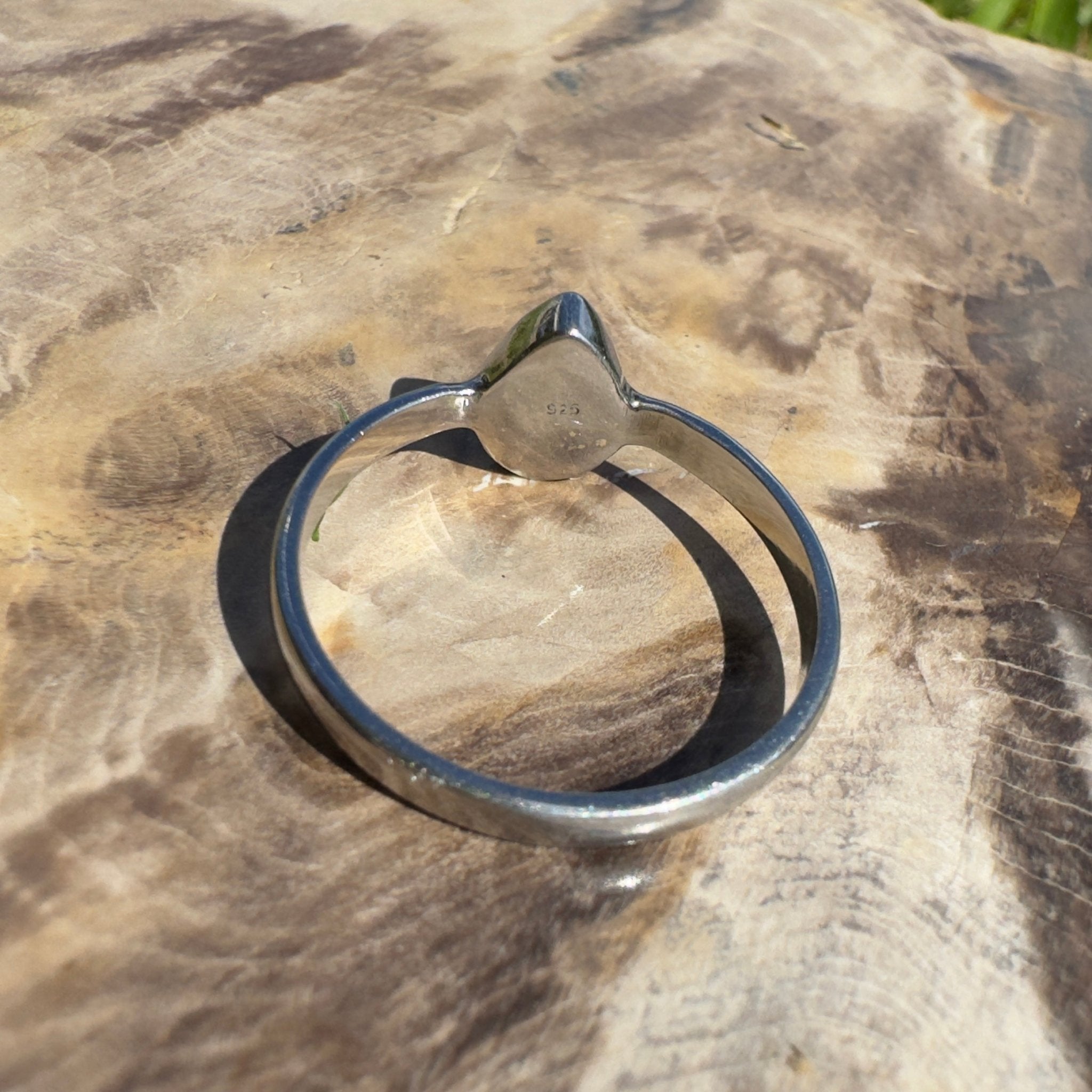 Cape Byron Kaleidoscope – 0.9ct Solid Lightning Ridge Opal 925 Sterling Silver Ring