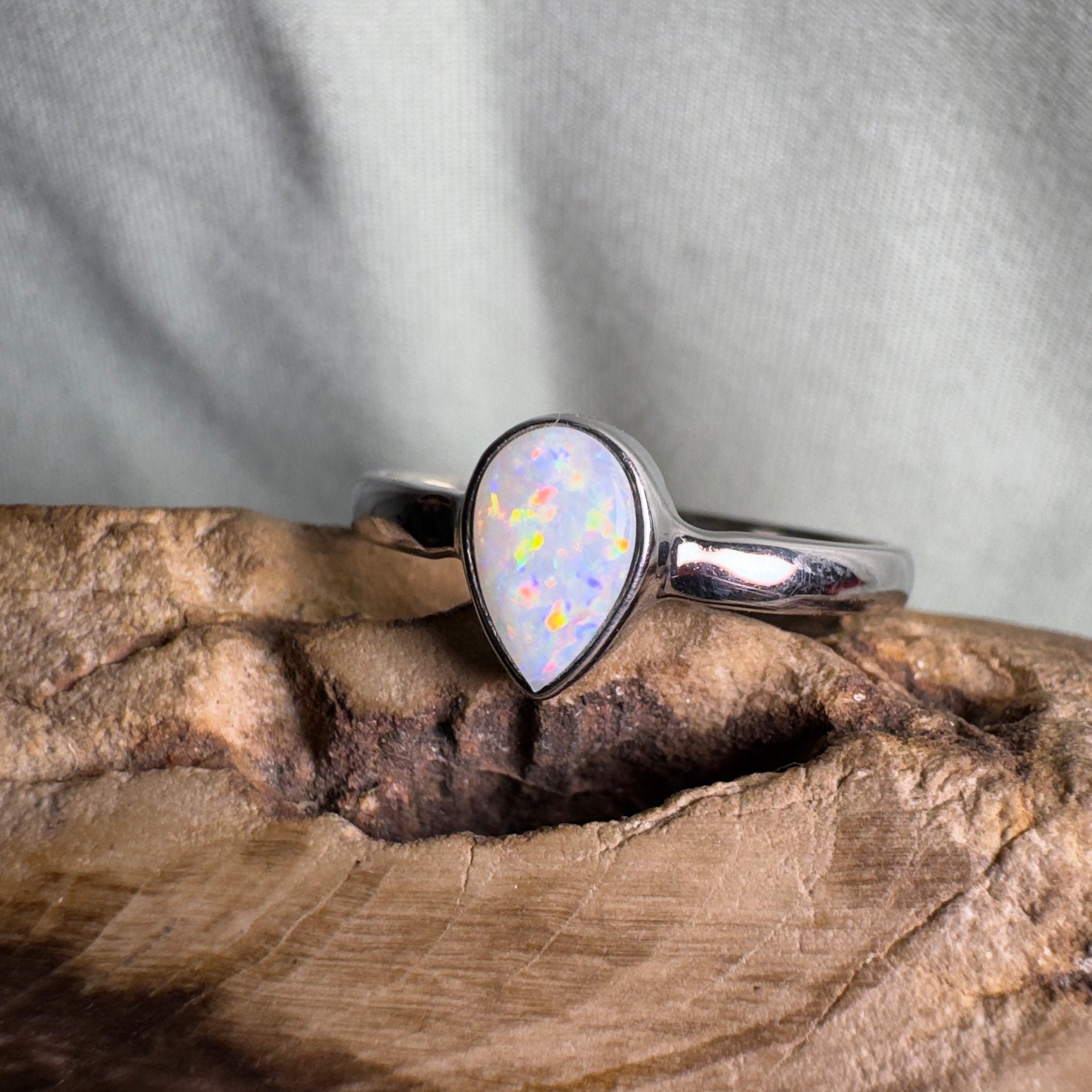 Cape Byron Kaleidoscope – 0.9ct Solid Lightning Ridge Opal 925 Sterling Silver Ring