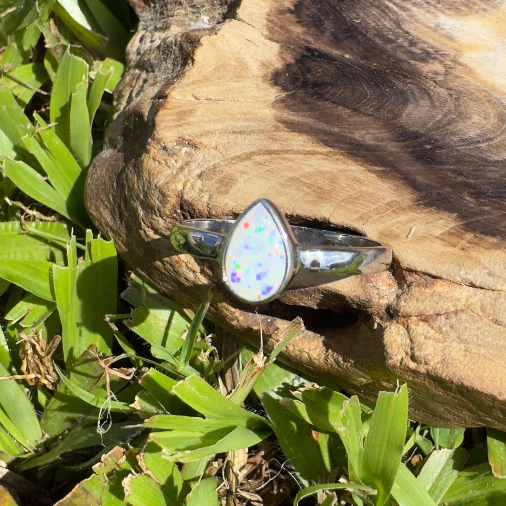 Cape Byron Kaleidoscope – 0.9ct Solid Lightning Ridge Opal 925 Sterling Silver Ring