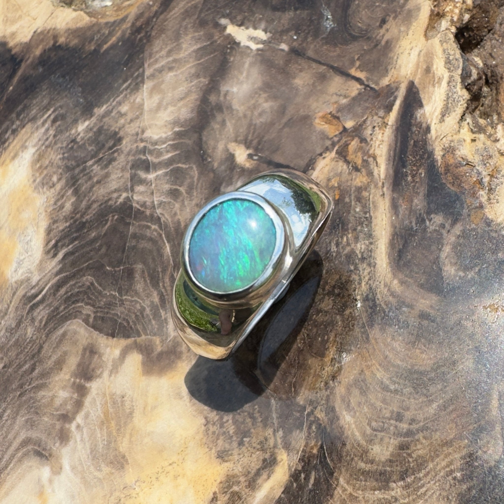 Cardwell Breeze ~ 1.6ct Solid Lightning Ridge Opal 925 Silver Ring