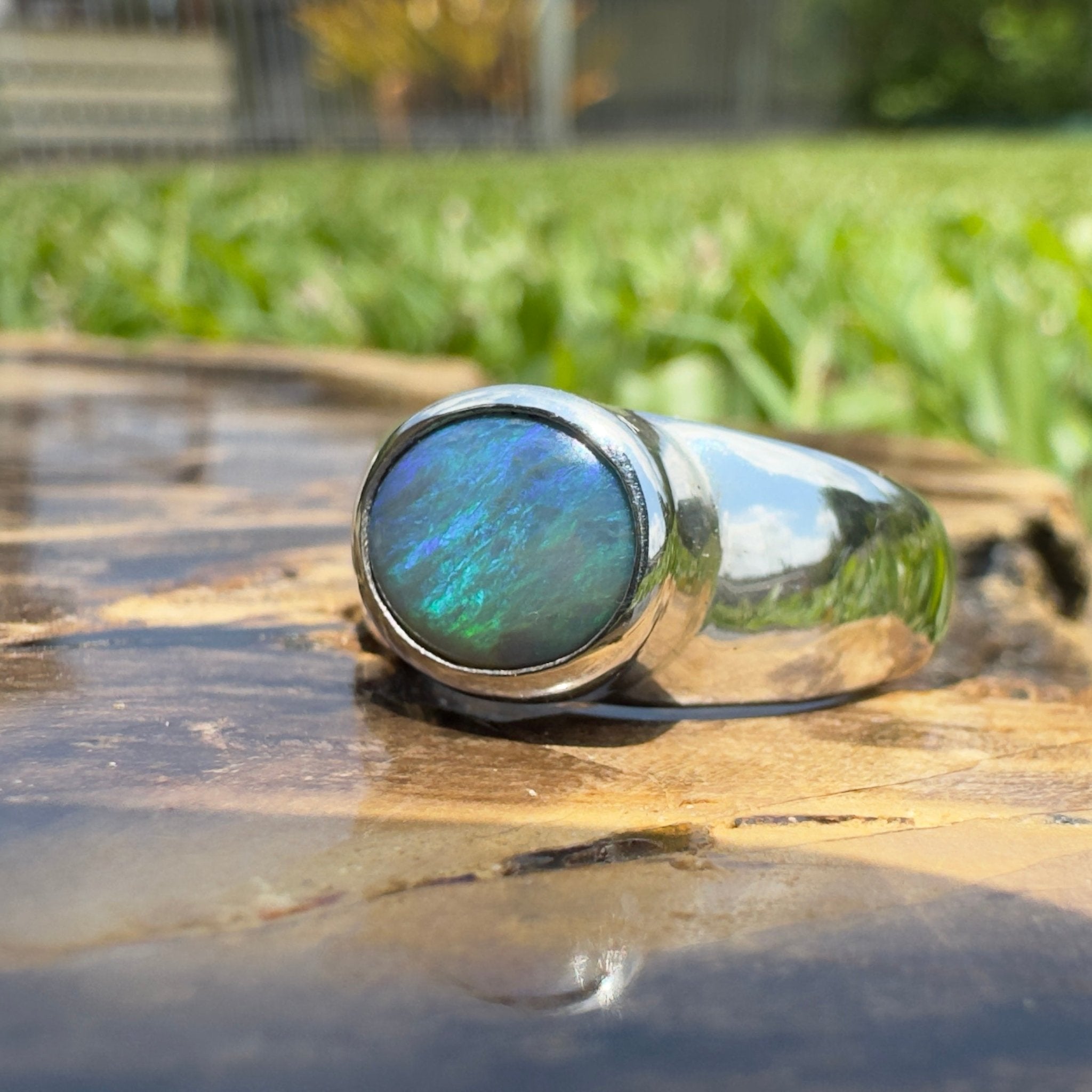 Cardwell Breeze ~ 1.6ct Solid Lightning Ridge Opal 925 Silver Ring