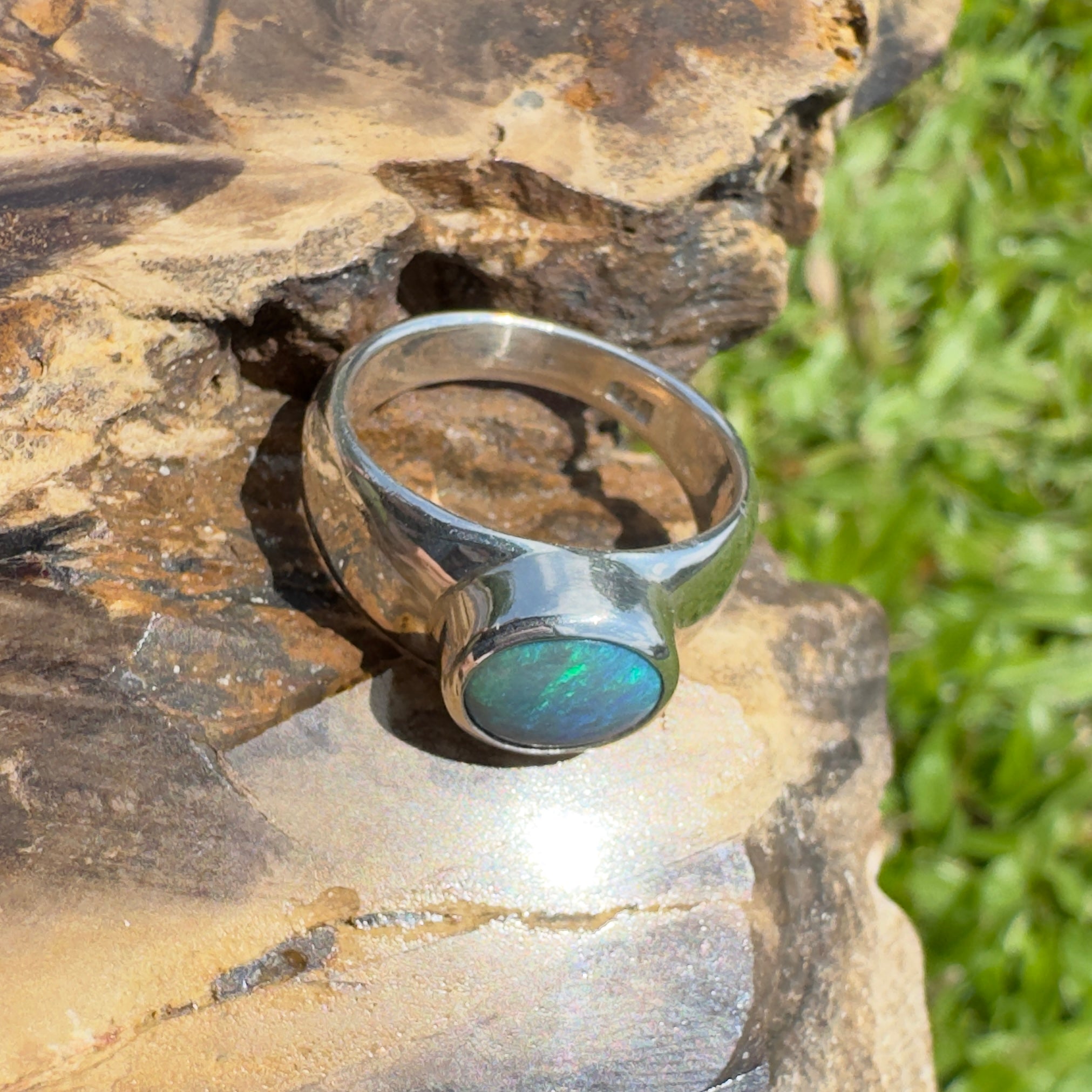 Cardwell Breeze ~ 1.6ct Solid Lightning Ridge Opal 925 Silver Ring