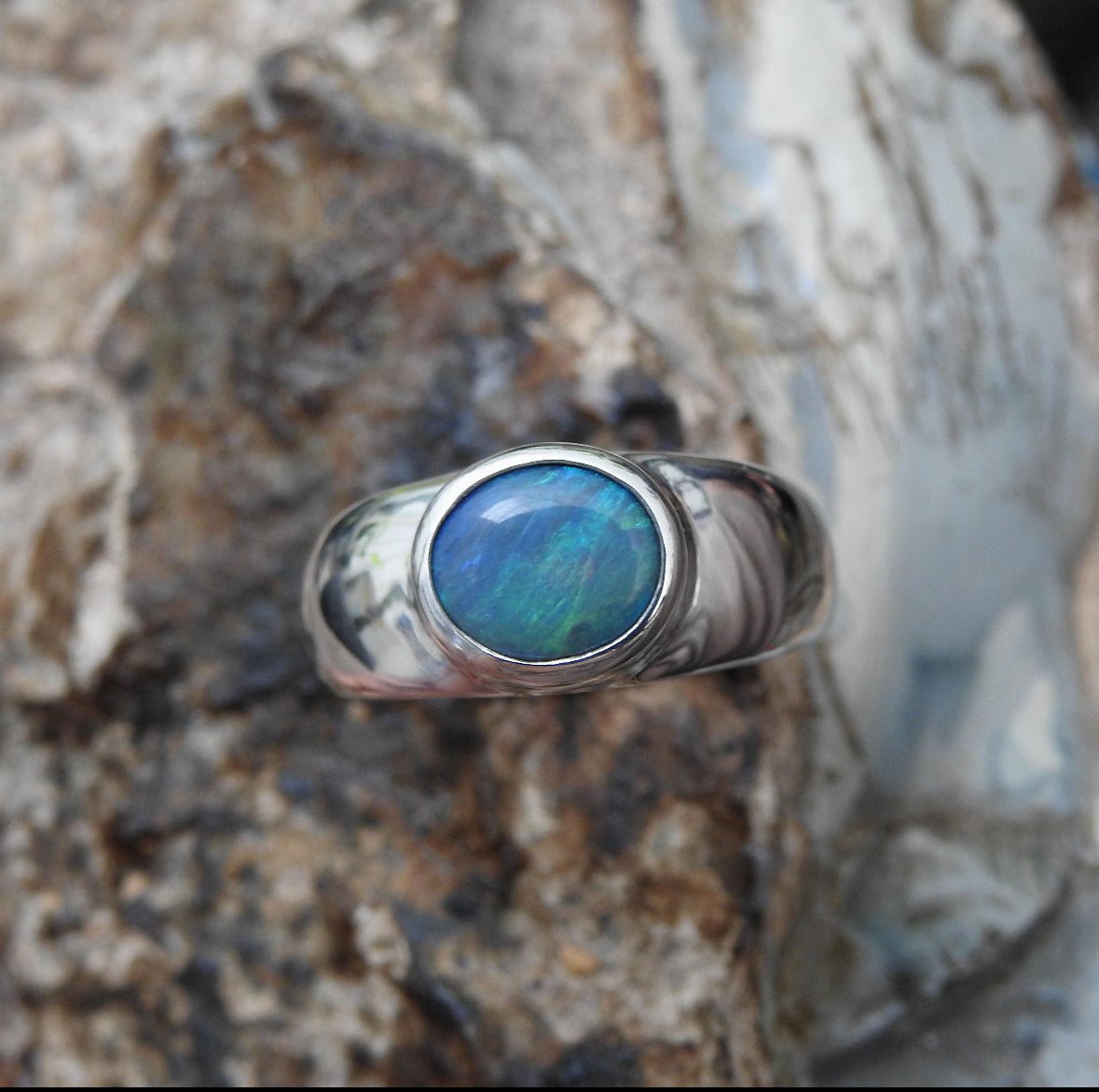 Cardwell Breeze ~ 1.6ct Solid Lightning Ridge Opal 925 Silver Ring