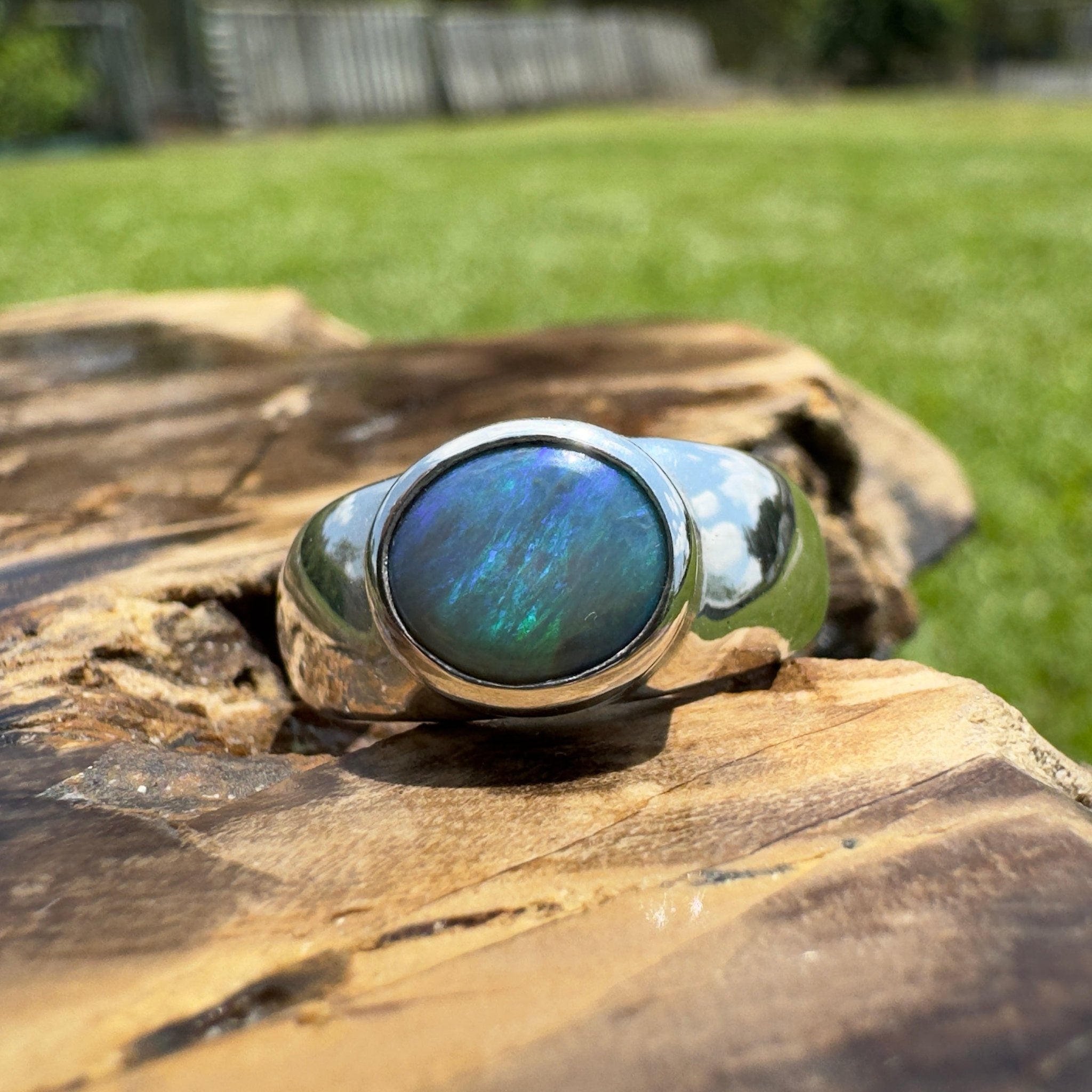 Cardwell Breeze ~ 1.6ct Solid Lightning Ridge Opal 925 Silver Ring