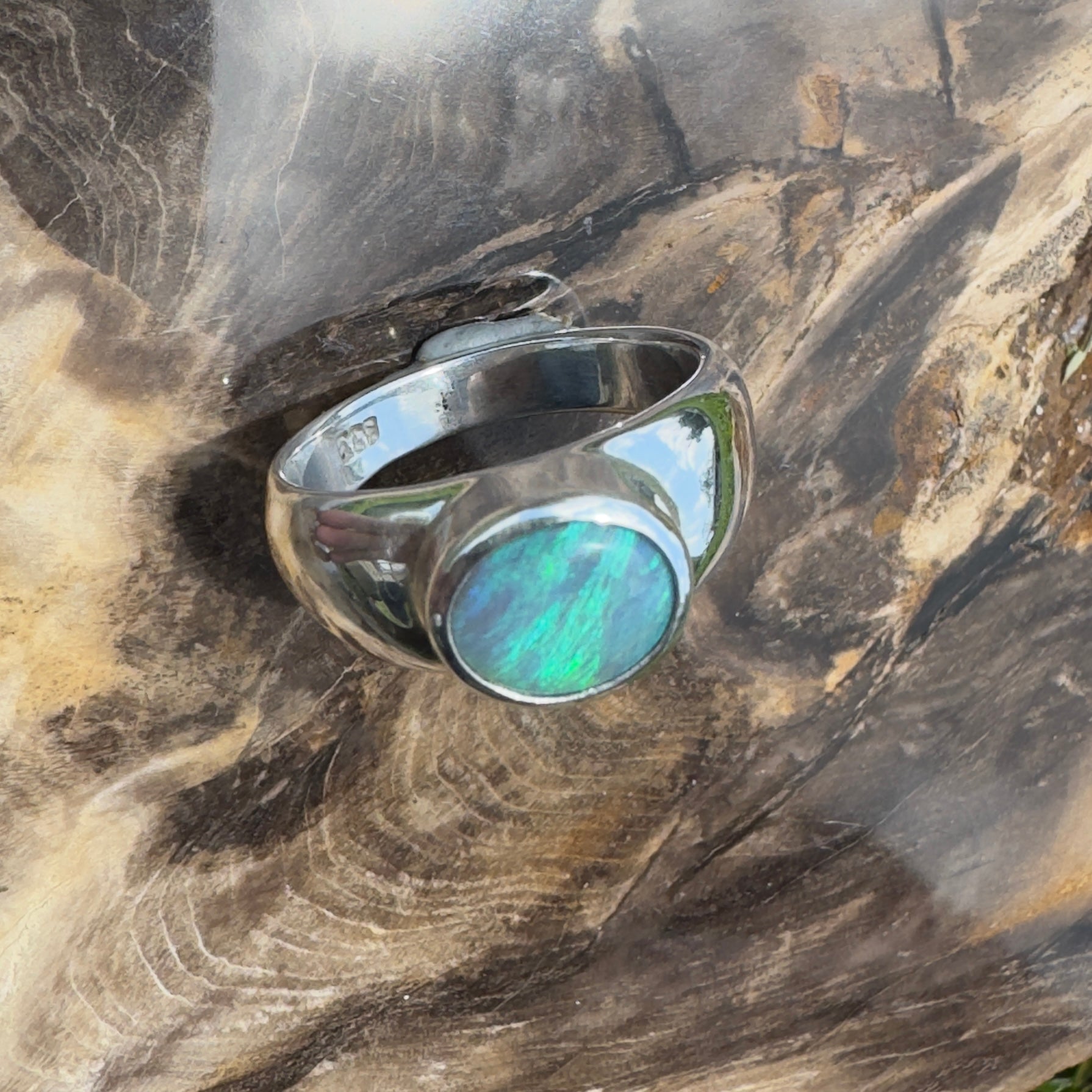 Cardwell Breeze ~ 1.6ct Solid Lightning Ridge Opal 925 Silver Ring