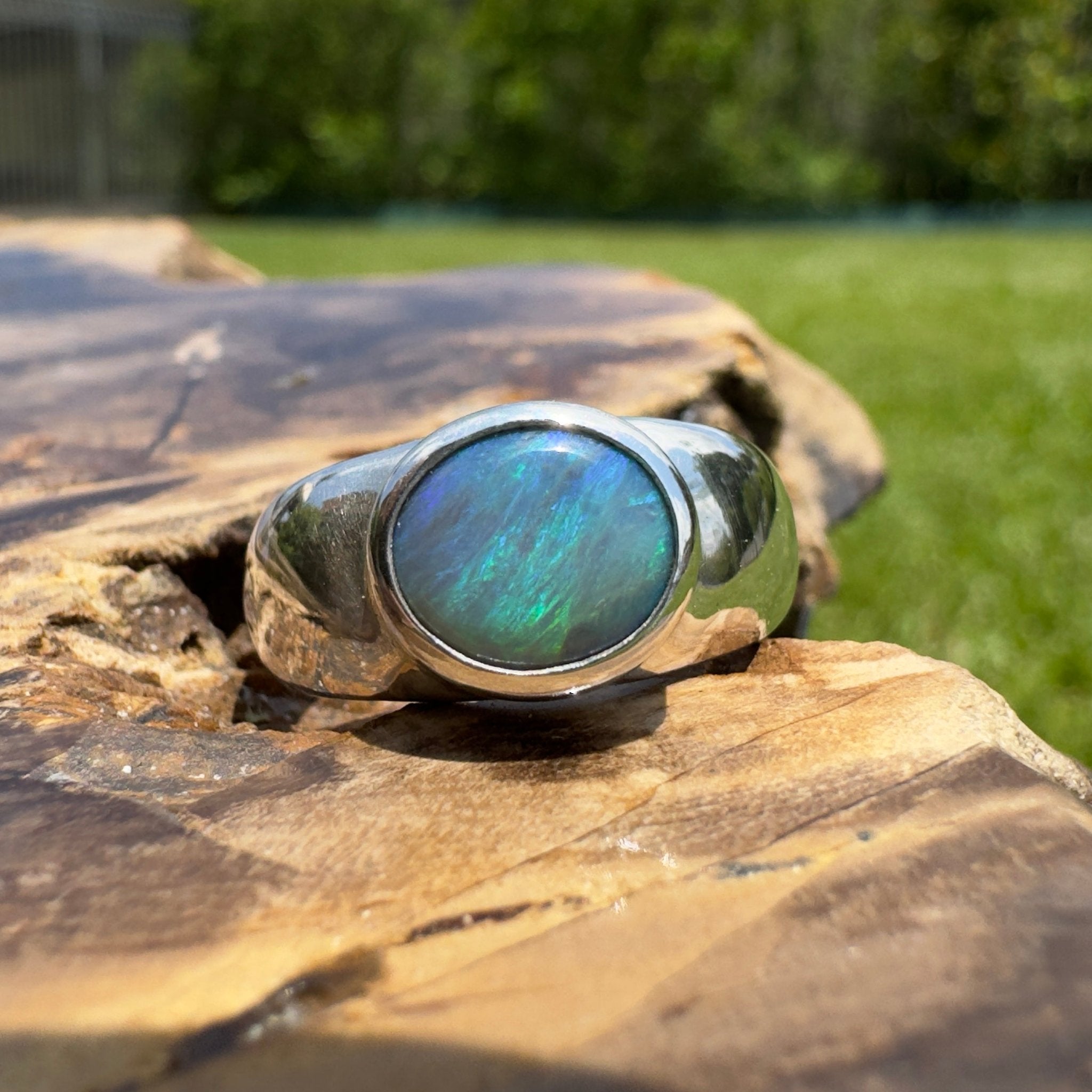 Cardwell Breeze ~ 1.6ct Solid Lightning Ridge Opal 925 Silver Ring