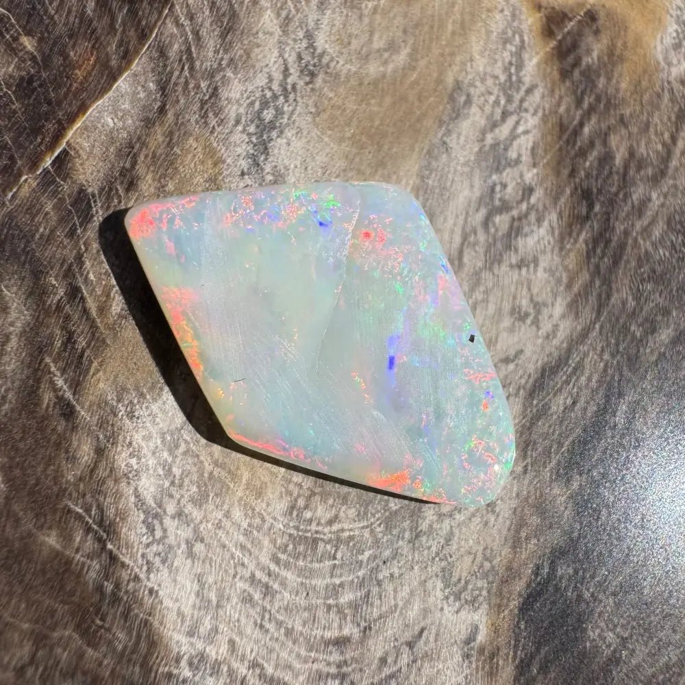 Coober Pedy Opal 2.7carat Solid Hand - Cut