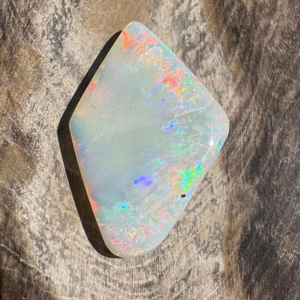 Coober Pedy Opal 2.7carat Solid Hand - Cut