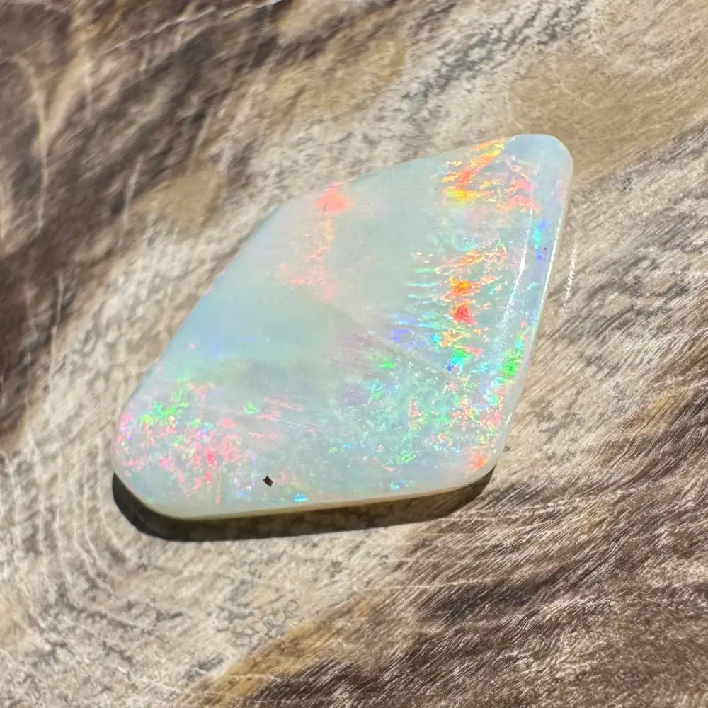 Coober Pedy Opal 2.7carat Solid Hand - Cut