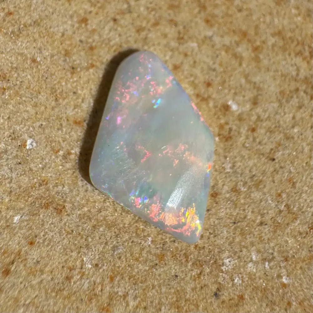 Coober Pedy Opal 2.7carat Solid Hand - Cut