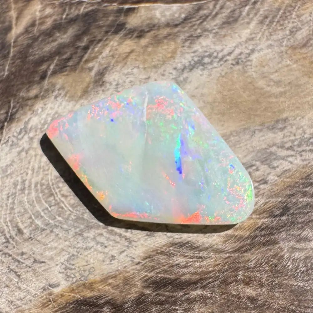 Coober Pedy Opal 2.7carat Solid Hand - Cut