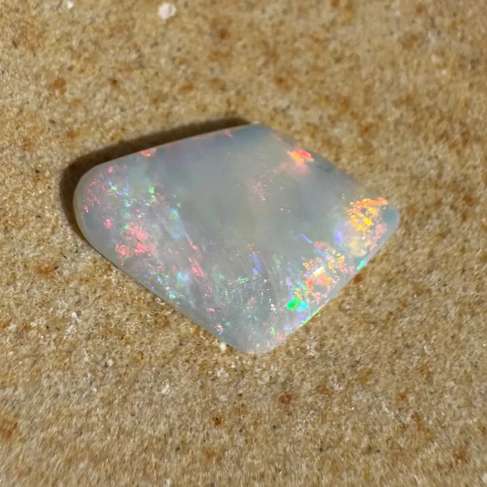 Coober Pedy Opal 2.7carat Solid Hand - Cut