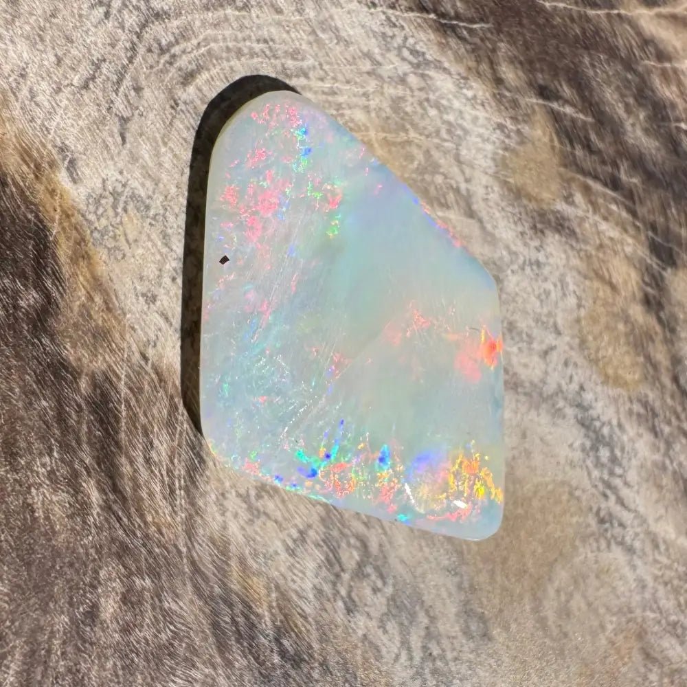 Coober Pedy Opal 2.7carat Solid Hand - Cut