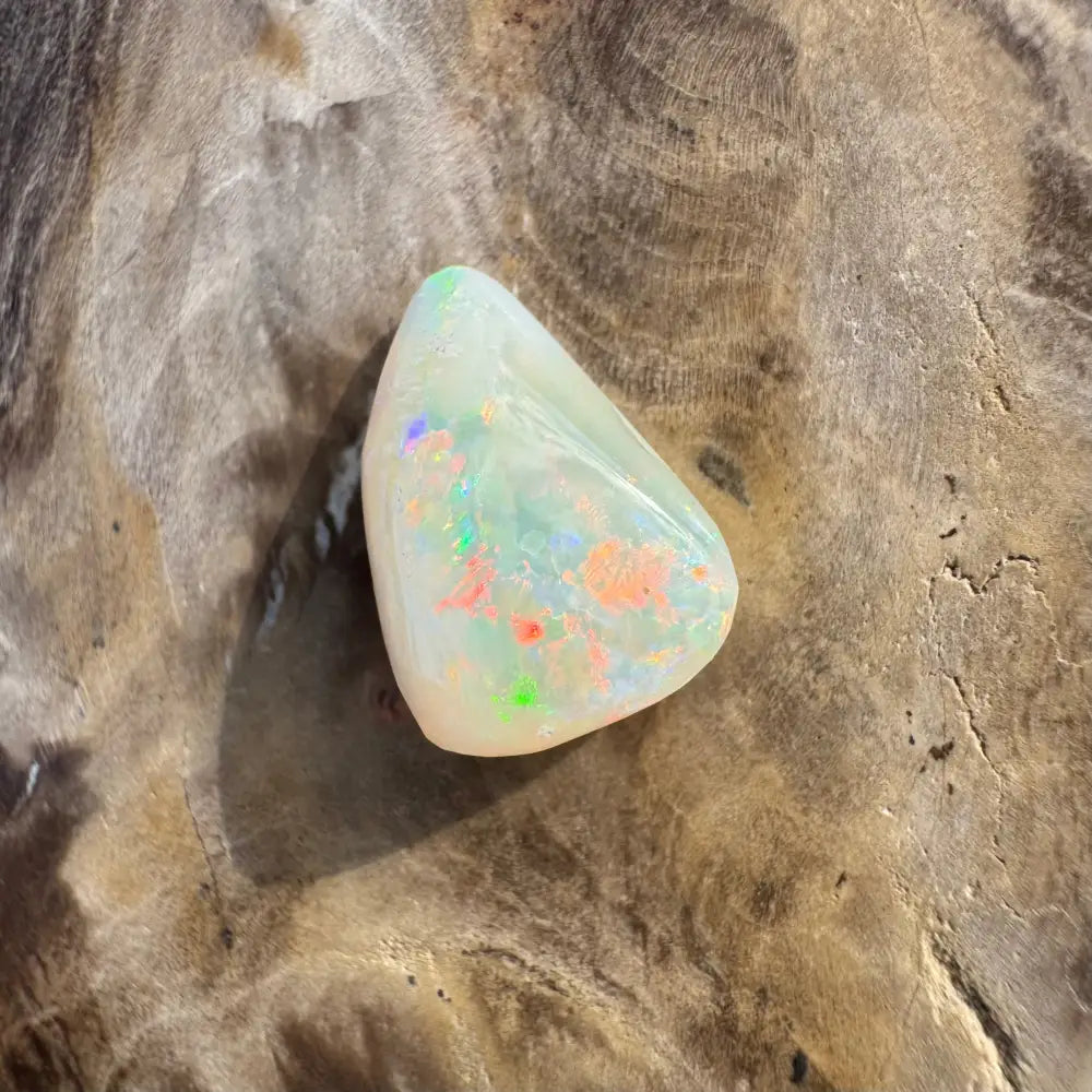 Iridescent opal gemstone from Coober Pedy, 3.3 carats, solid hand-cut for jewelry