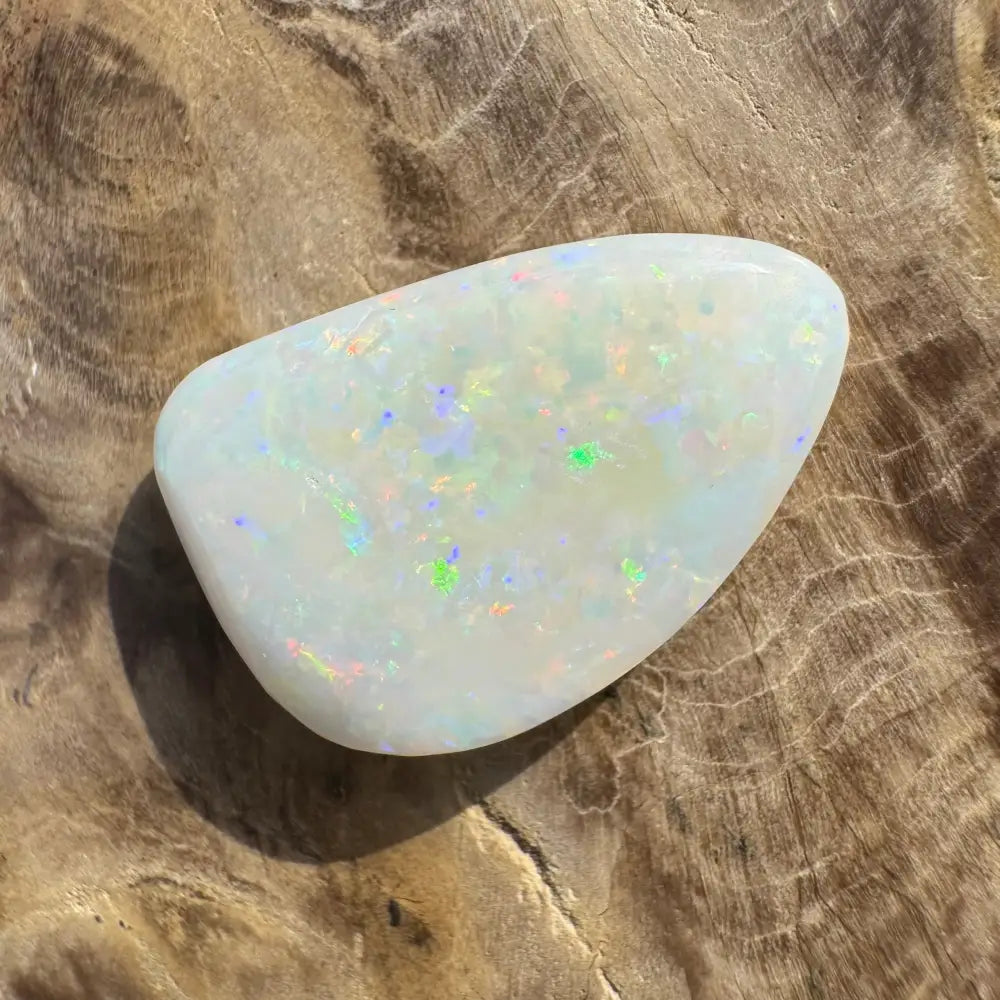 Iridescent white opal gemstone in Coober Pedy Opal 8.4carat solid hand-cut jewelry