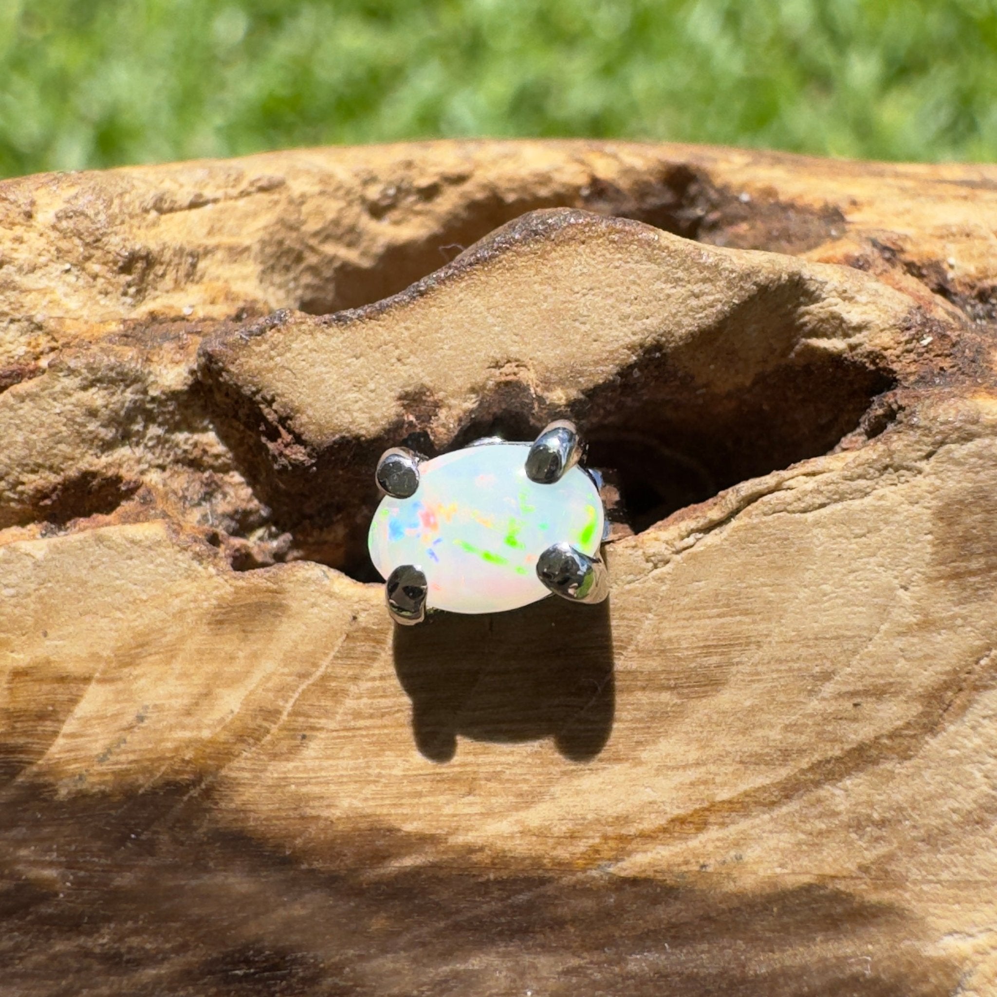 Desert Petal ~ 0.3ct Coober Pedy Opal 925 Silver Single Earring