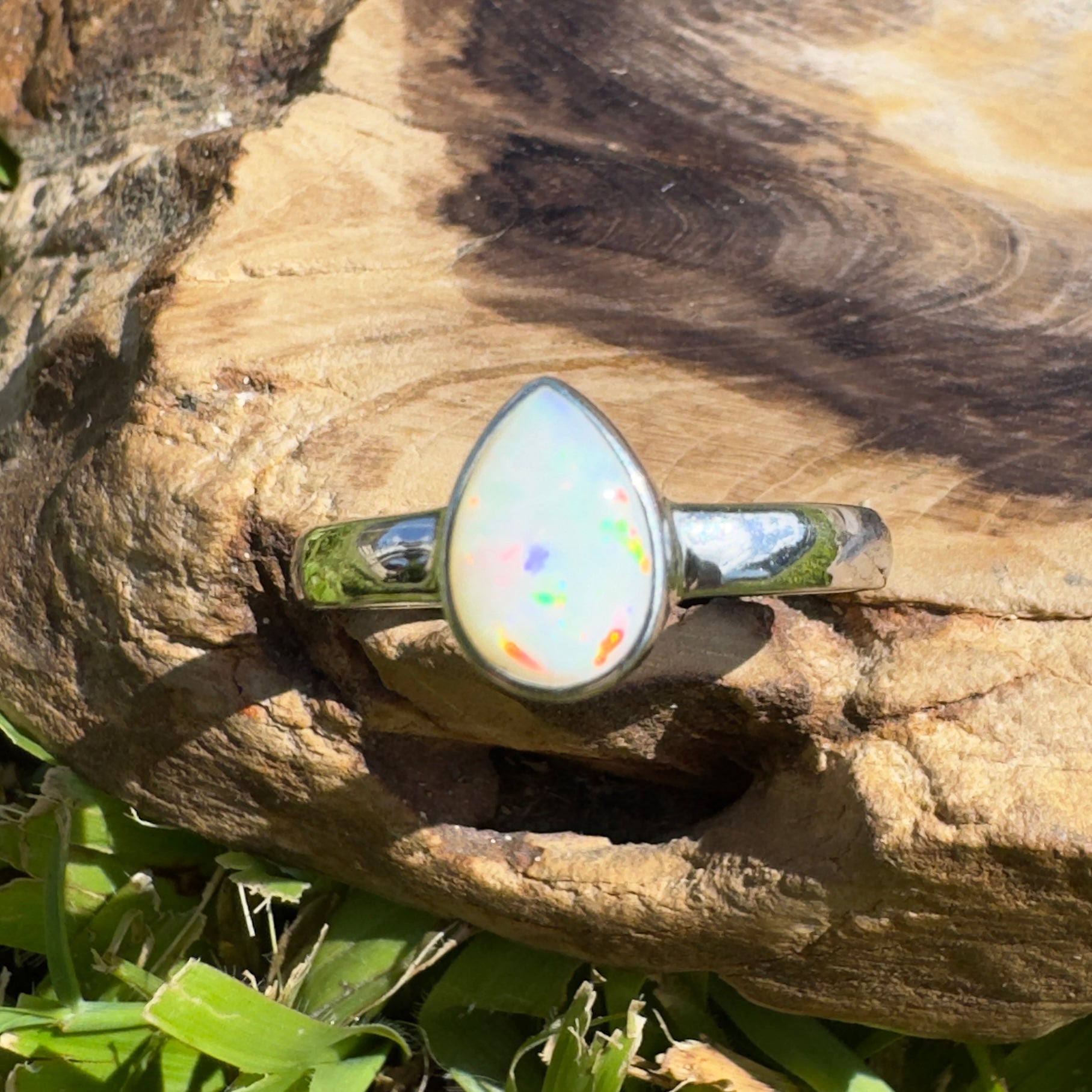 Esperance Coast Spectrum Tide – 1.1ct Solid Lightning Ridge Opal 925 Sterling Silver Ring