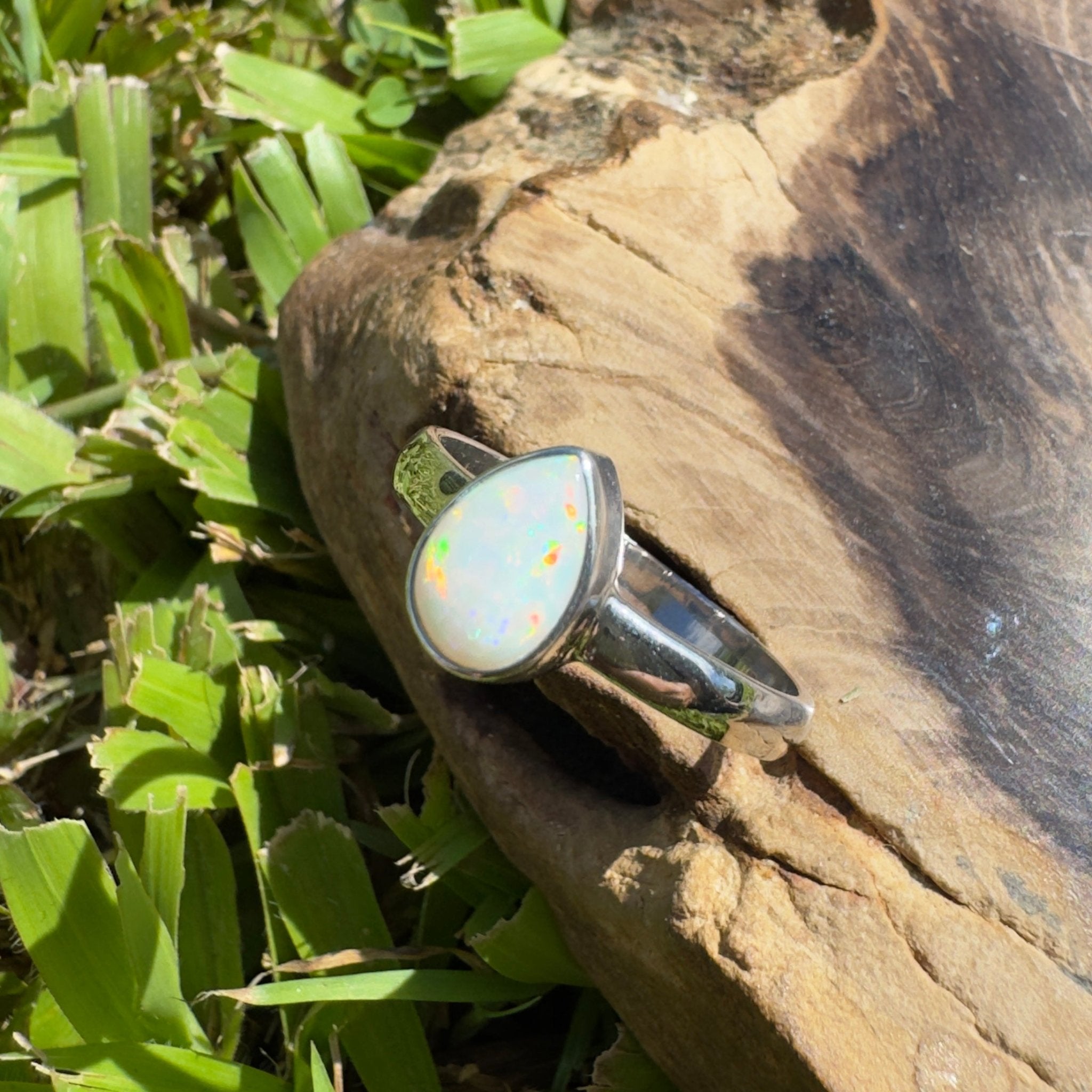Esperance Coast Spectrum Tide – 1.1ct Solid Lightning Ridge Opal 925 Sterling Silver Ring