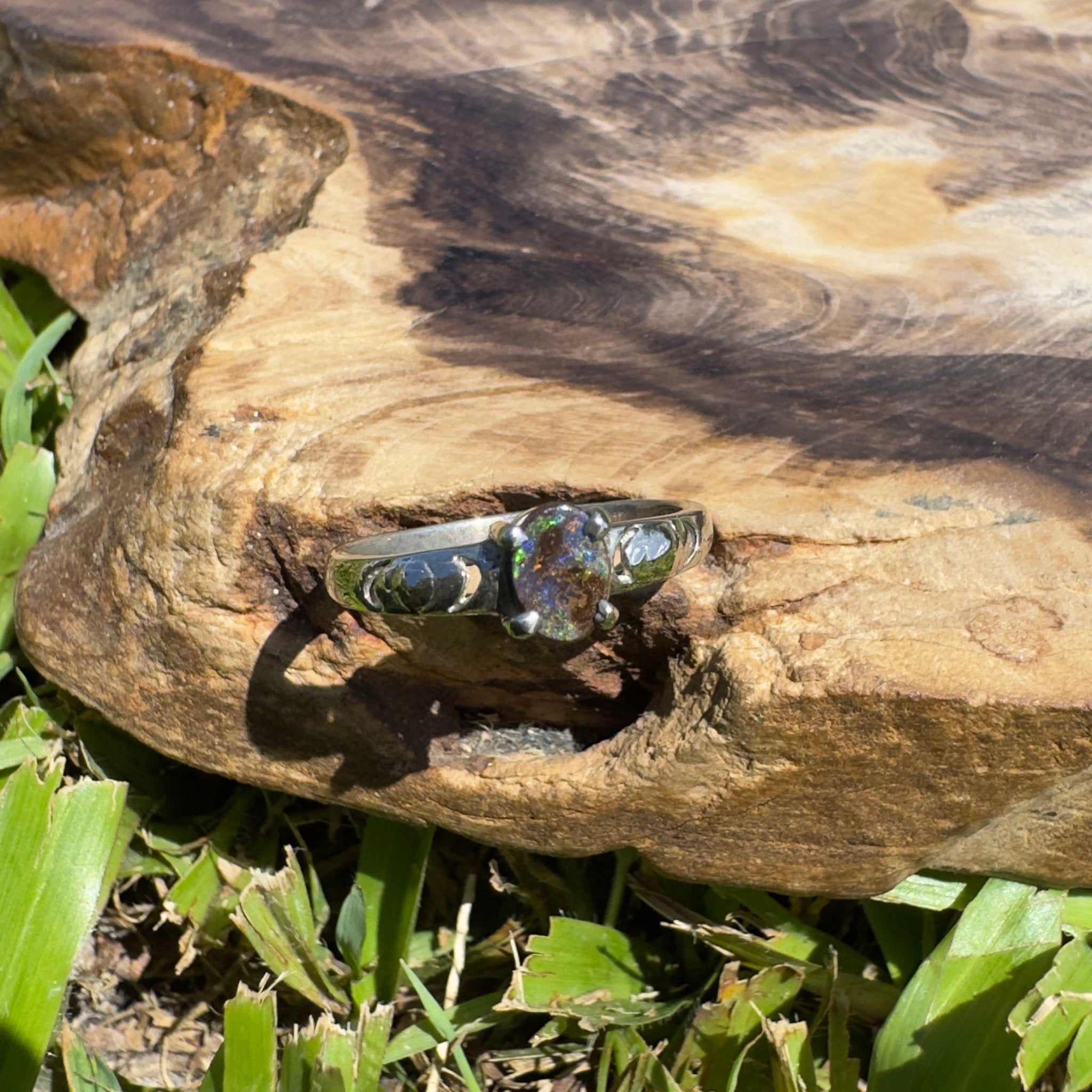 Flinders Ranges Rose Ridge – 0.9ct Queensland Boulder Opal Ring