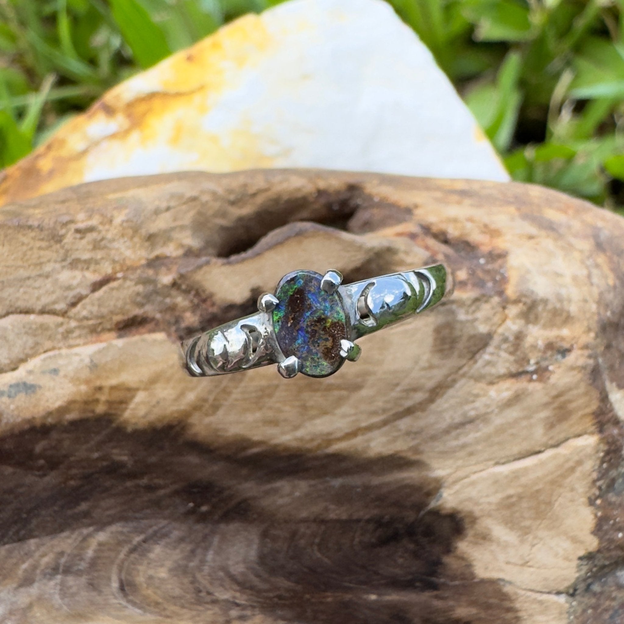 Flinders Ranges Rose Ridge – 0.9ct Queensland Boulder Opal Ring