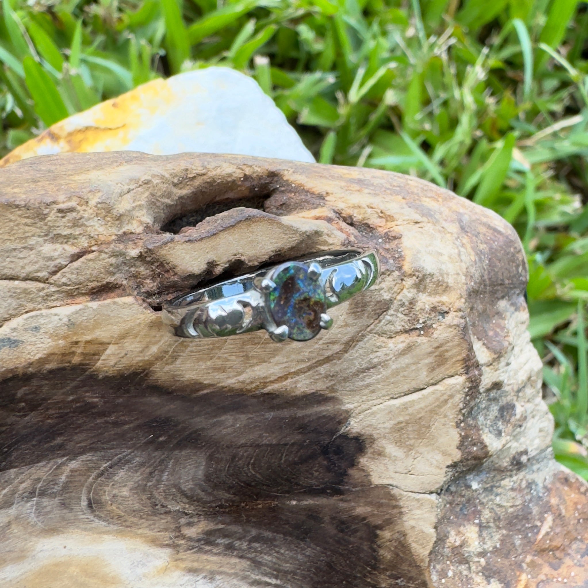 Flinders Ranges Rose Ridge – 0.9ct Queensland Boulder Opal Ring