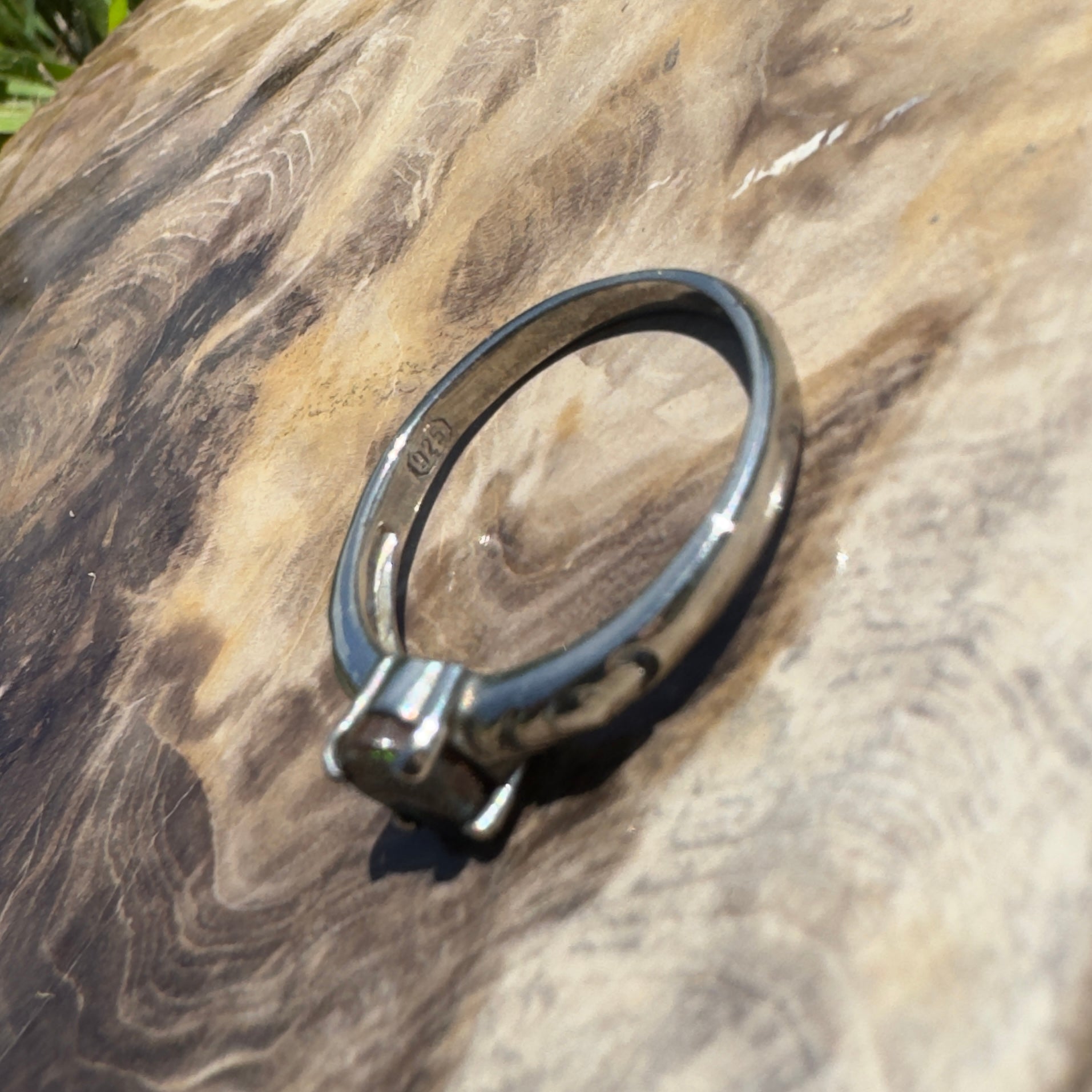 Flinders Ranges Rose Ridge – 0.9ct Queensland Boulder Opal Ring