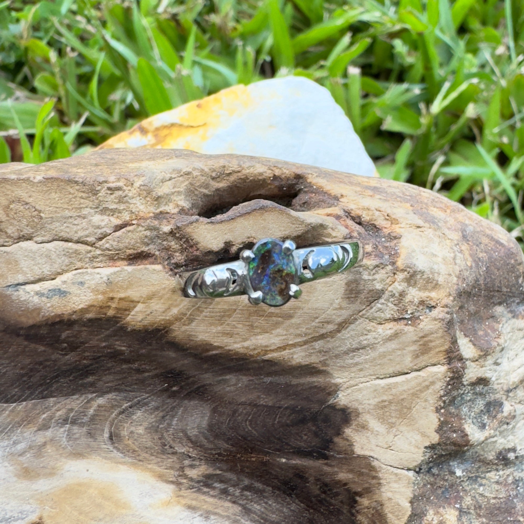 Flinders Ranges Rose Ridge – 0.9ct Queensland Boulder Opal Ring