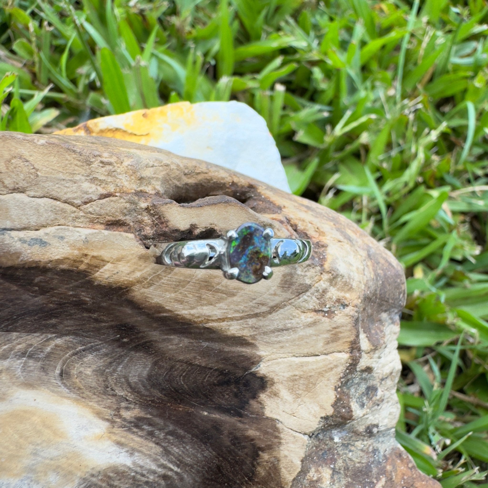 Flinders Ranges Rose Ridge – 0.9ct Queensland Boulder Opal Ring