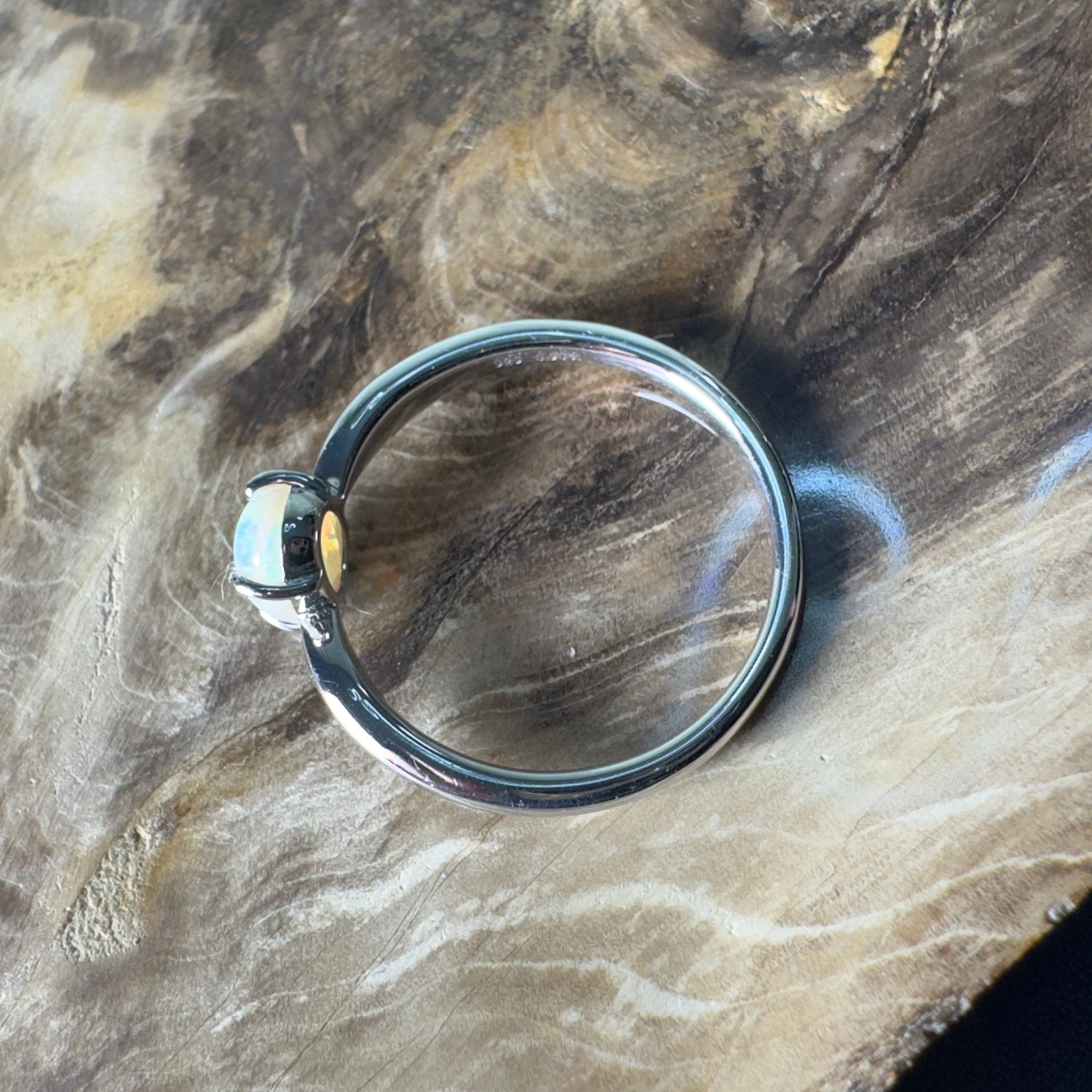 Gibson Plain Fire ~ 0.9ct Solid Coober Pedy Opal 925 Silver Ring