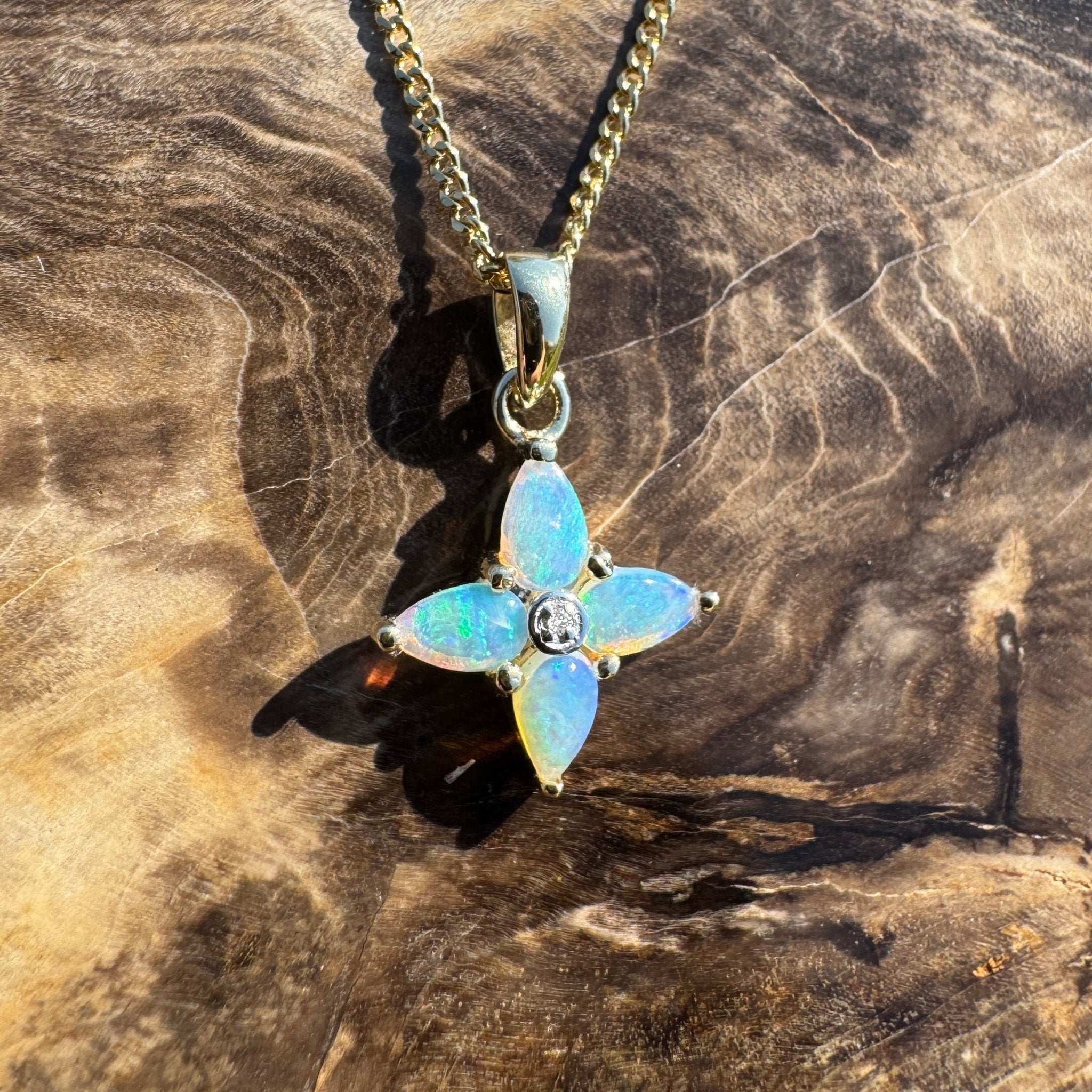 Great Ocean Mist ~ 9ct Solid Gold 0.5ct Coober Pedy Crystal Opal Pendant