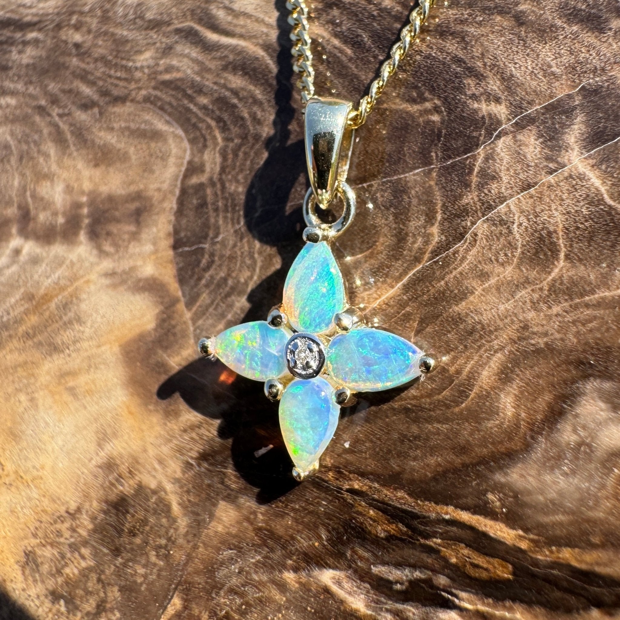 Great Ocean Mist ~ 9ct Solid Gold 0.5ct Coober Pedy Crystal Opal Pendant