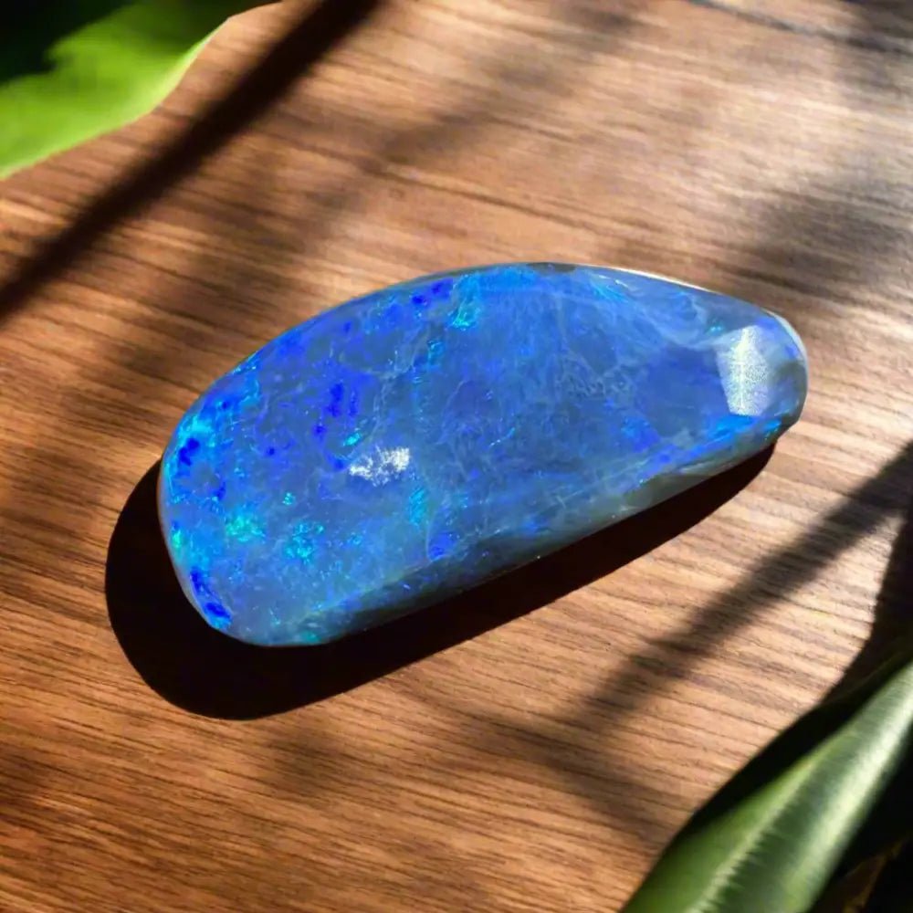 Hand - Cut Solid Lightning Ridge Black Opal 2.0carat