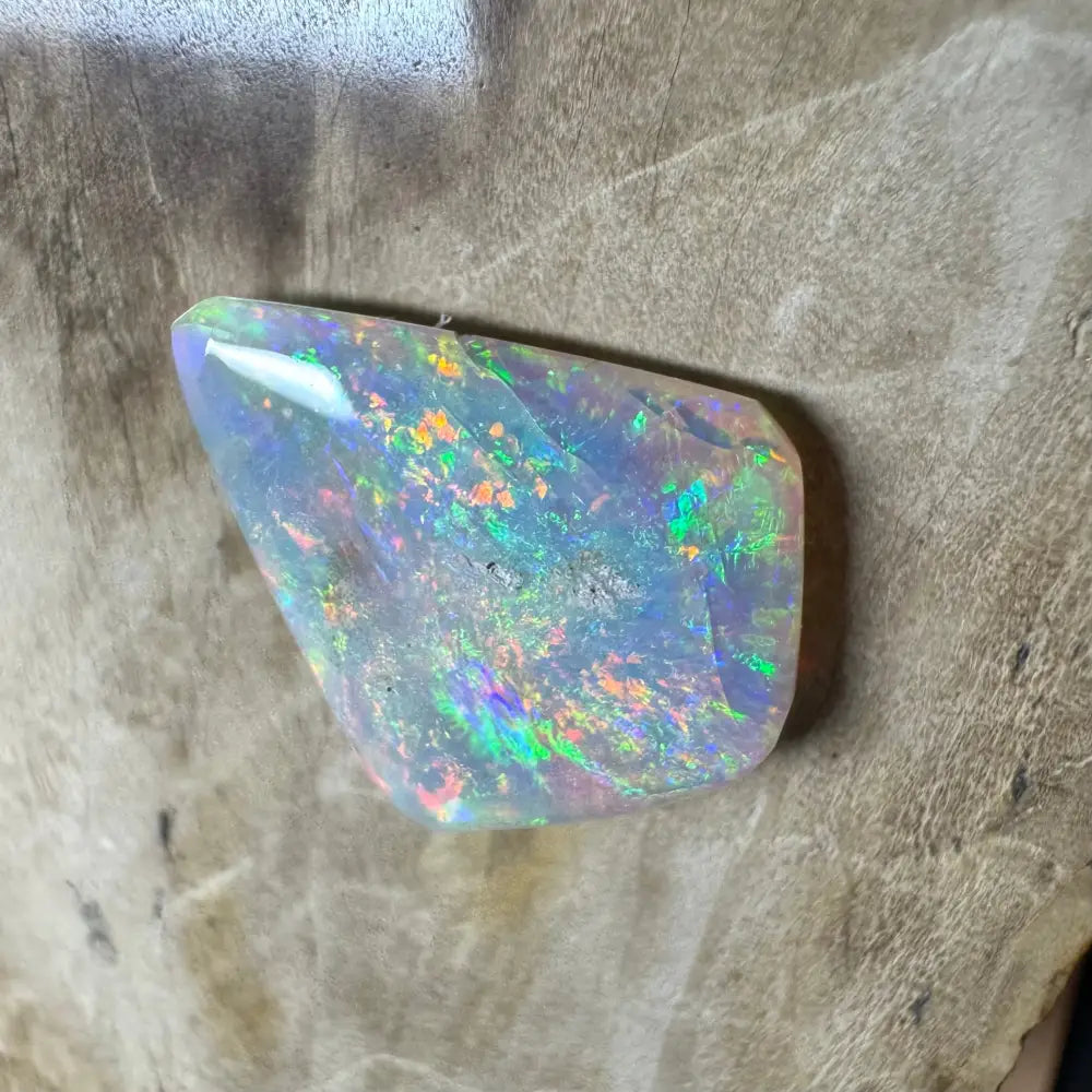 Hand-Cut Solid Lightning Ridge Crystal Opal 3.5carat