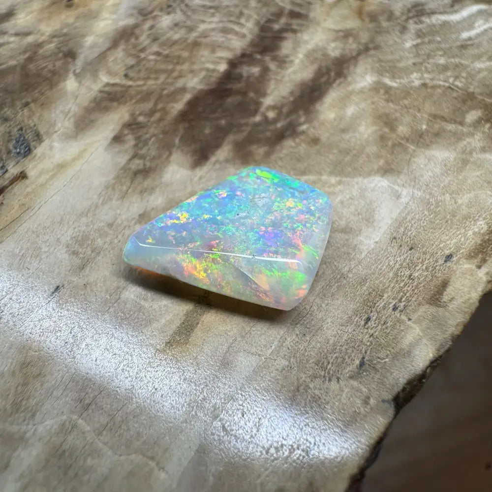 Hand-Cut Solid Lightning Ridge Crystal Opal 3.5carat