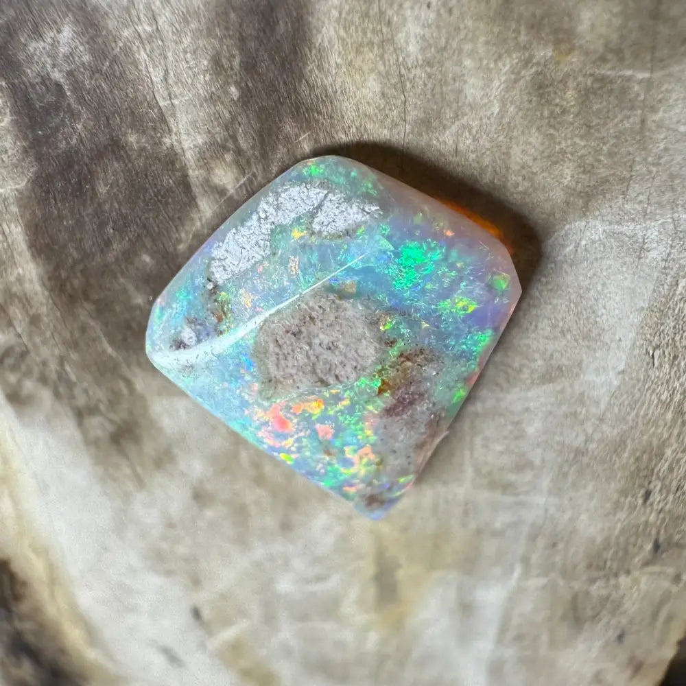 Hand-Cut Solid Lightning Ridge Crystal Opal 3.5carat