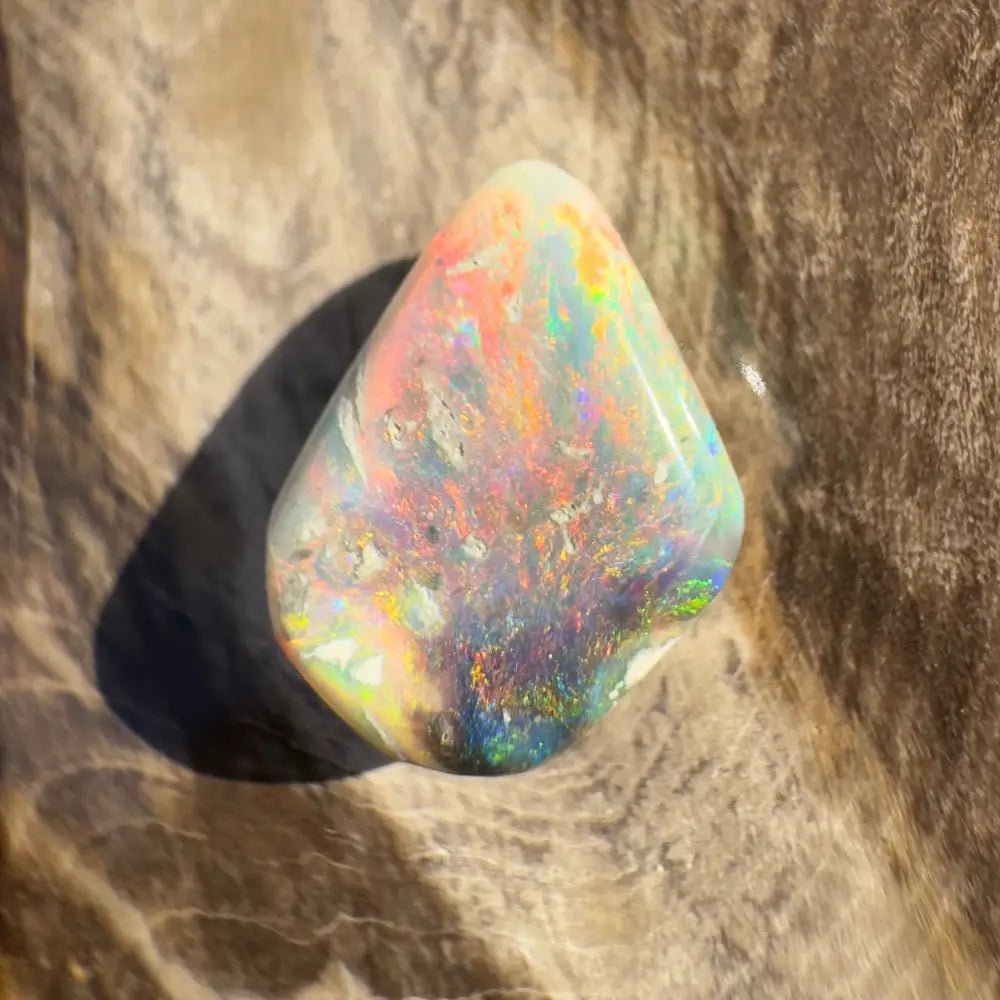 Hand - Cut Solid Lightning Ridge Nobby Opal 4.1carat