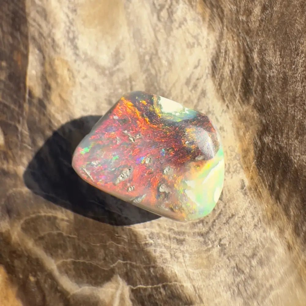 Hand - Cut Solid Lightning Ridge Nobby Opal 4.1carat