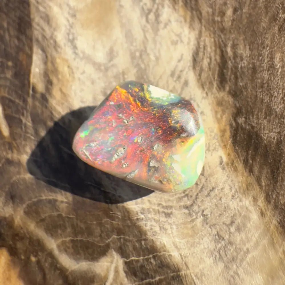 Hand - Cut Solid Lightning Ridge Nobby Opal 4.1carat